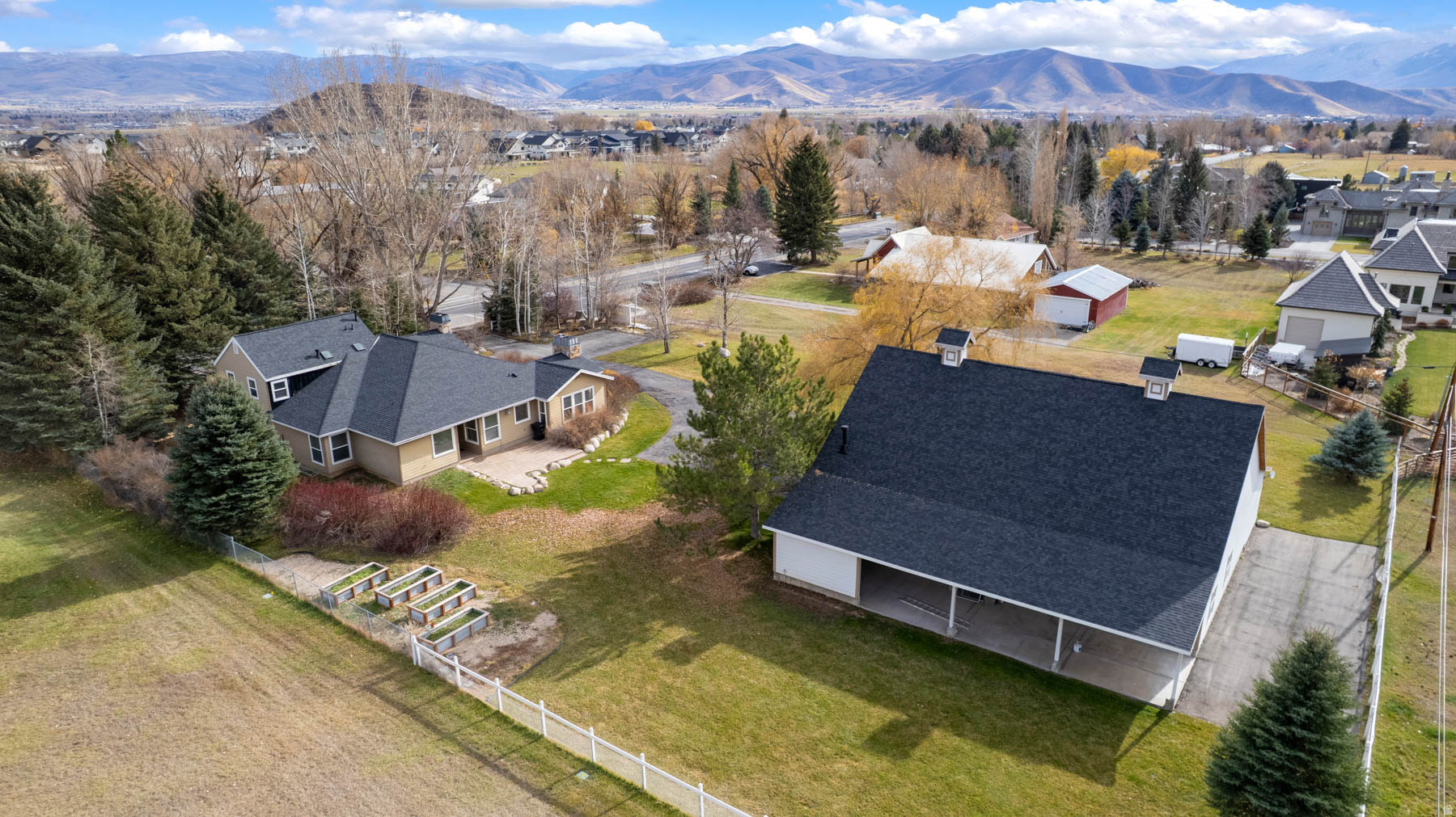 MIDWAY FARMS - Residential