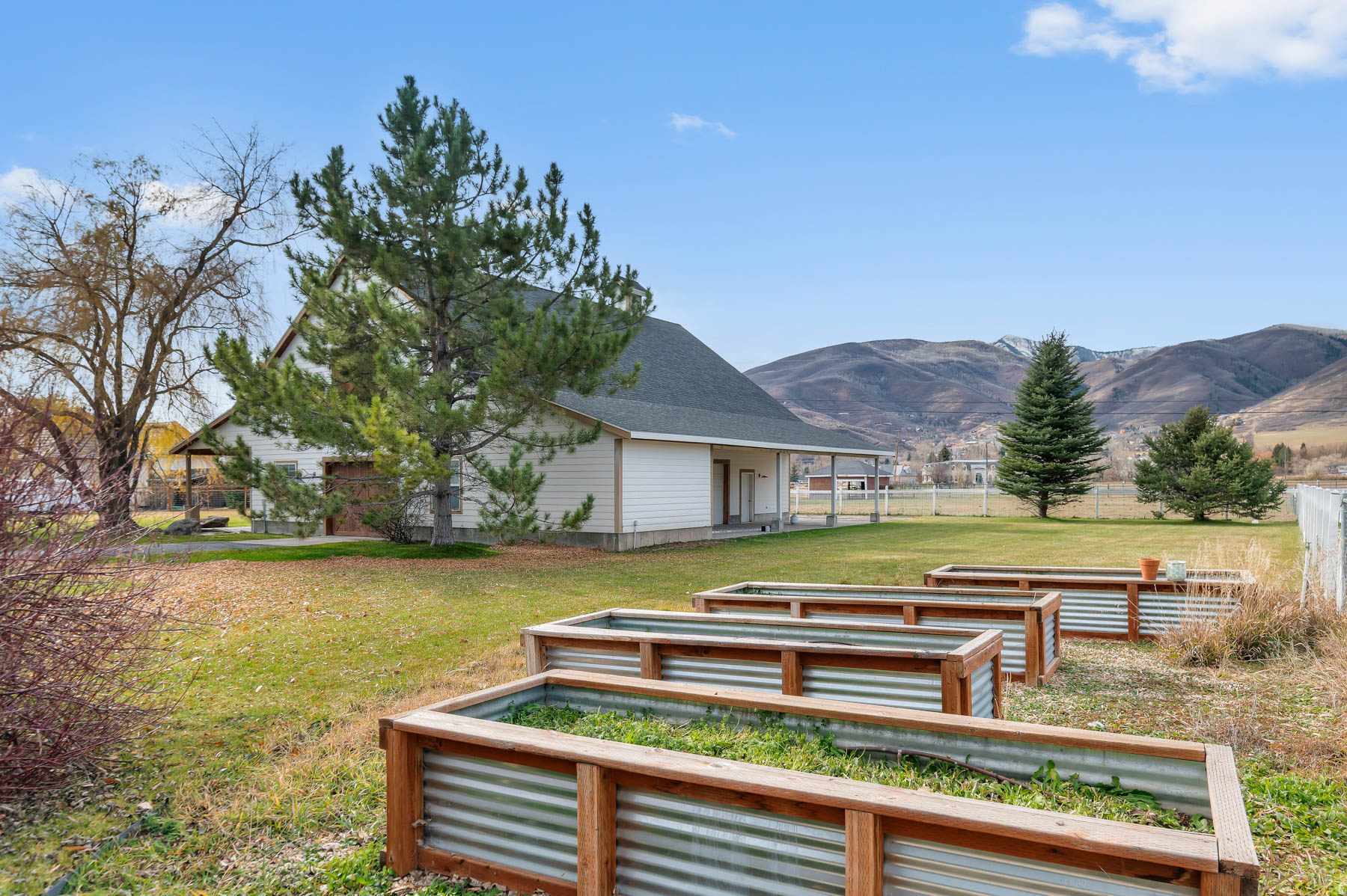 MIDWAY FARMS - Residential