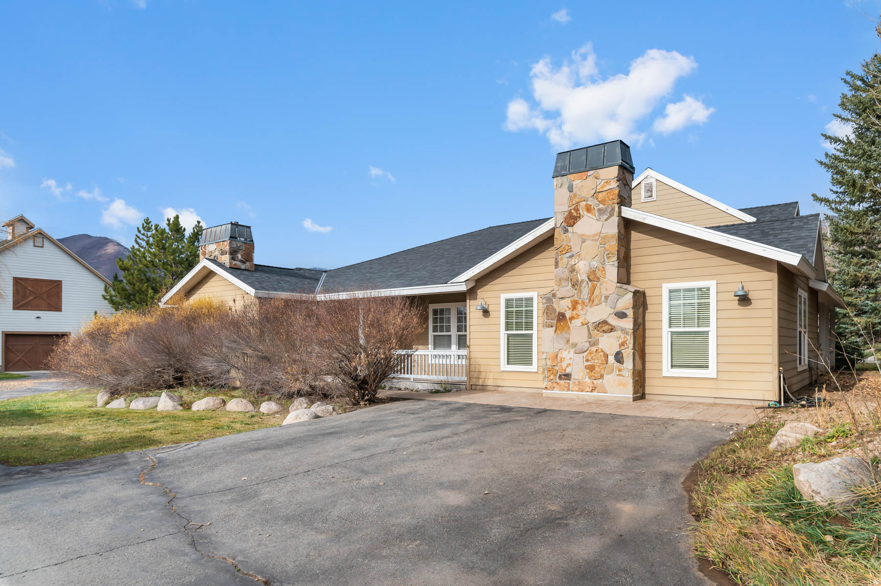 MIDWAY FARMS - Residential