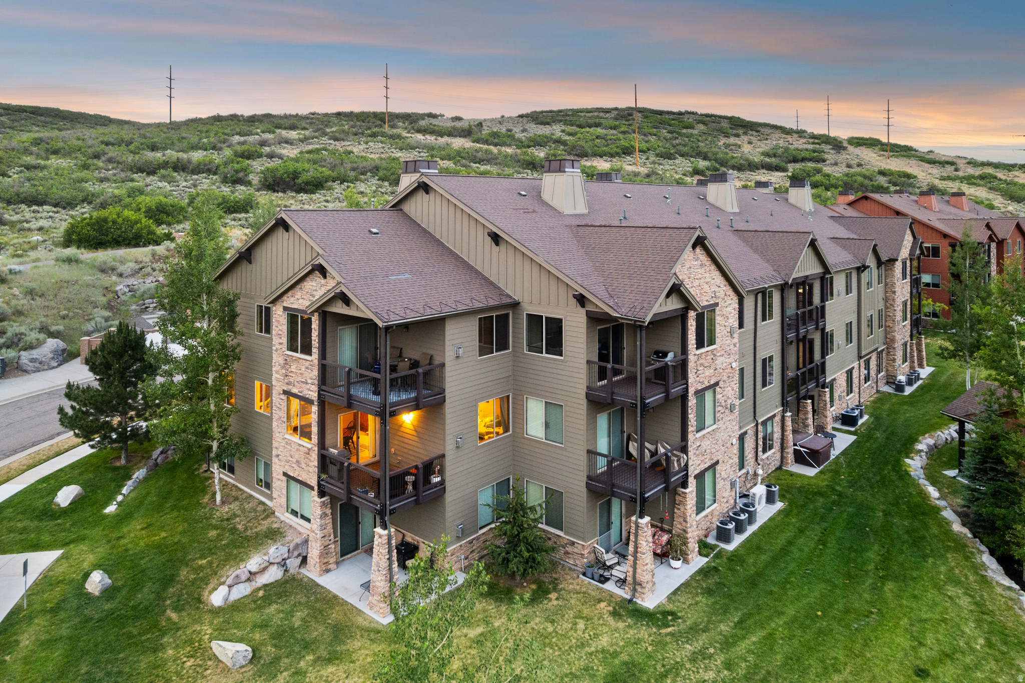BLACK ROCK RIDGE - Residential
