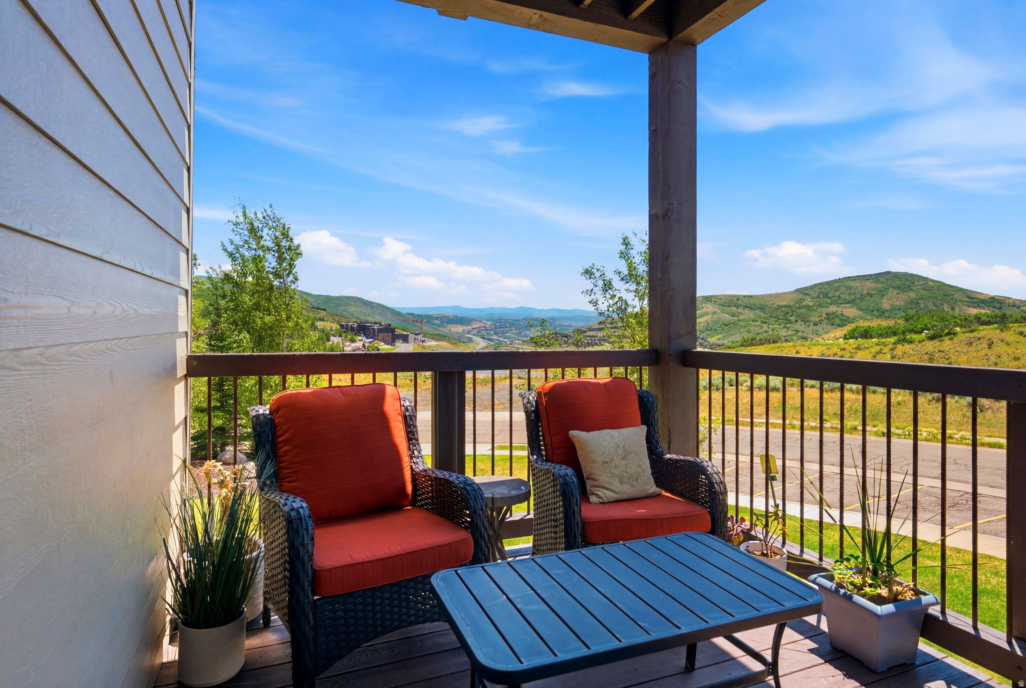 BLACK ROCK RIDGE - Residential