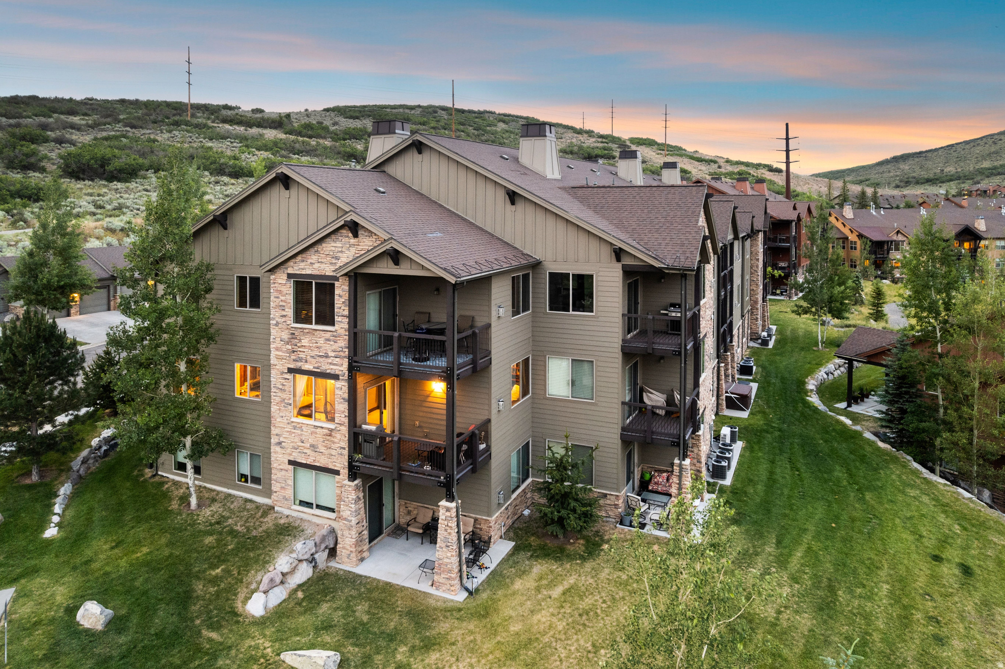 BLACK ROCK RIDGE - Residential