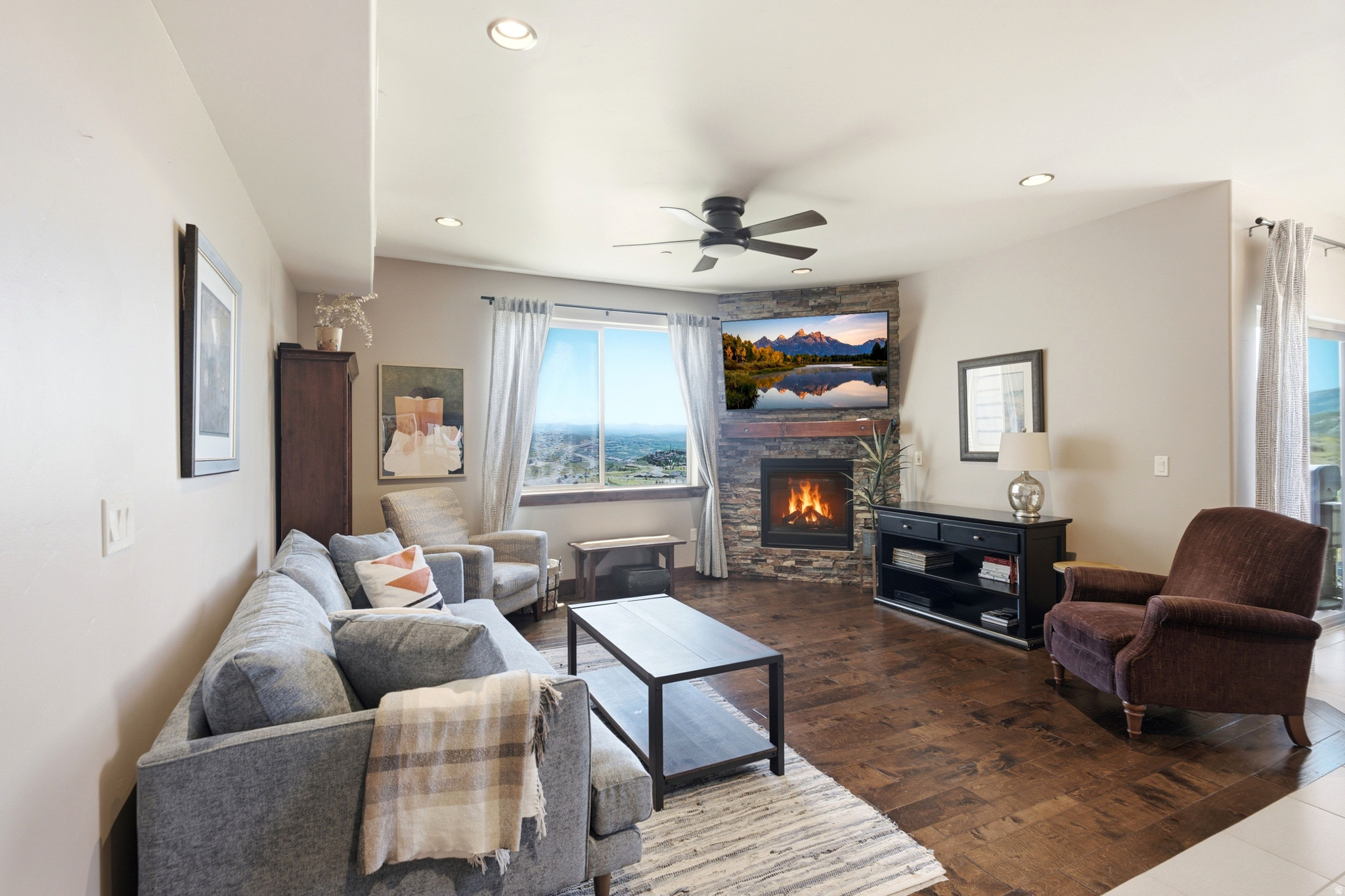 BLACK ROCK RIDGE - Residential