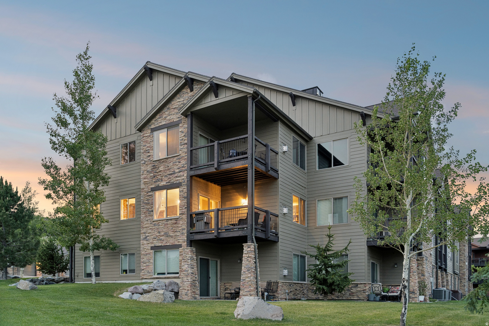 BLACK ROCK RIDGE - Residential