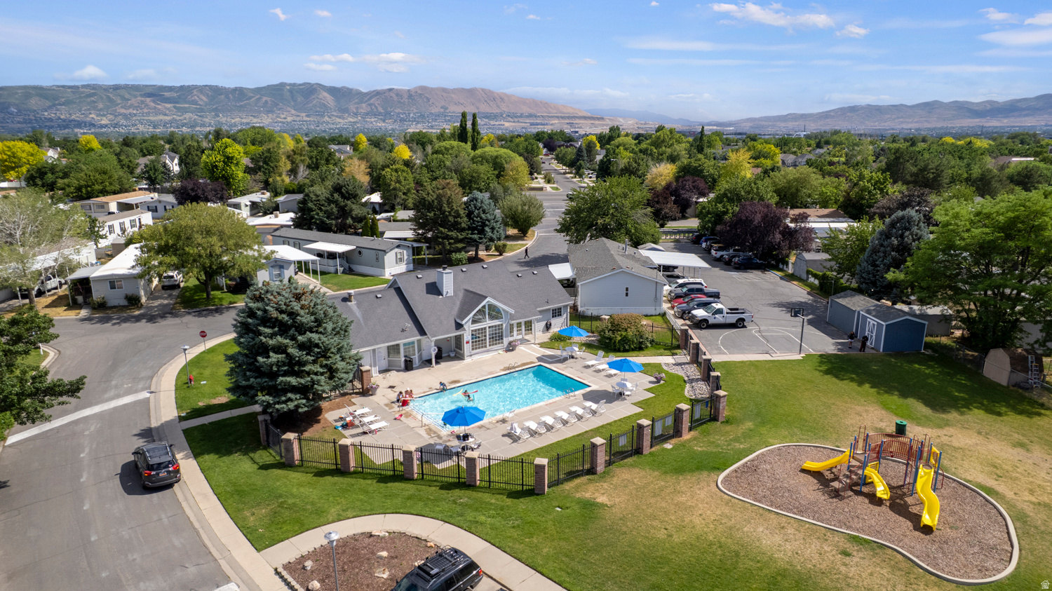 CRESCENTWOOD VILLAGE - Residential