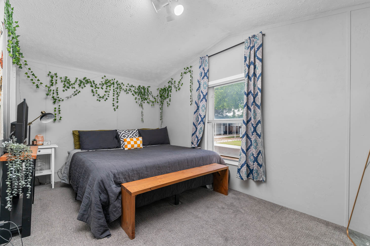 CRESCENTWOOD VILLAGE - Residential