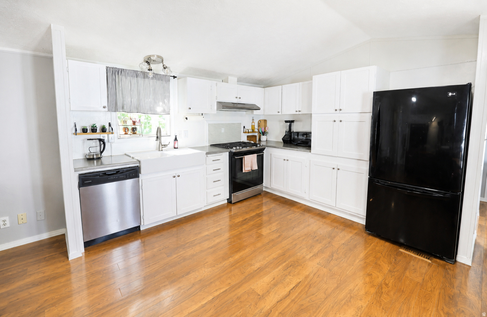 CRESCENTWOOD VILLAGE - Residential