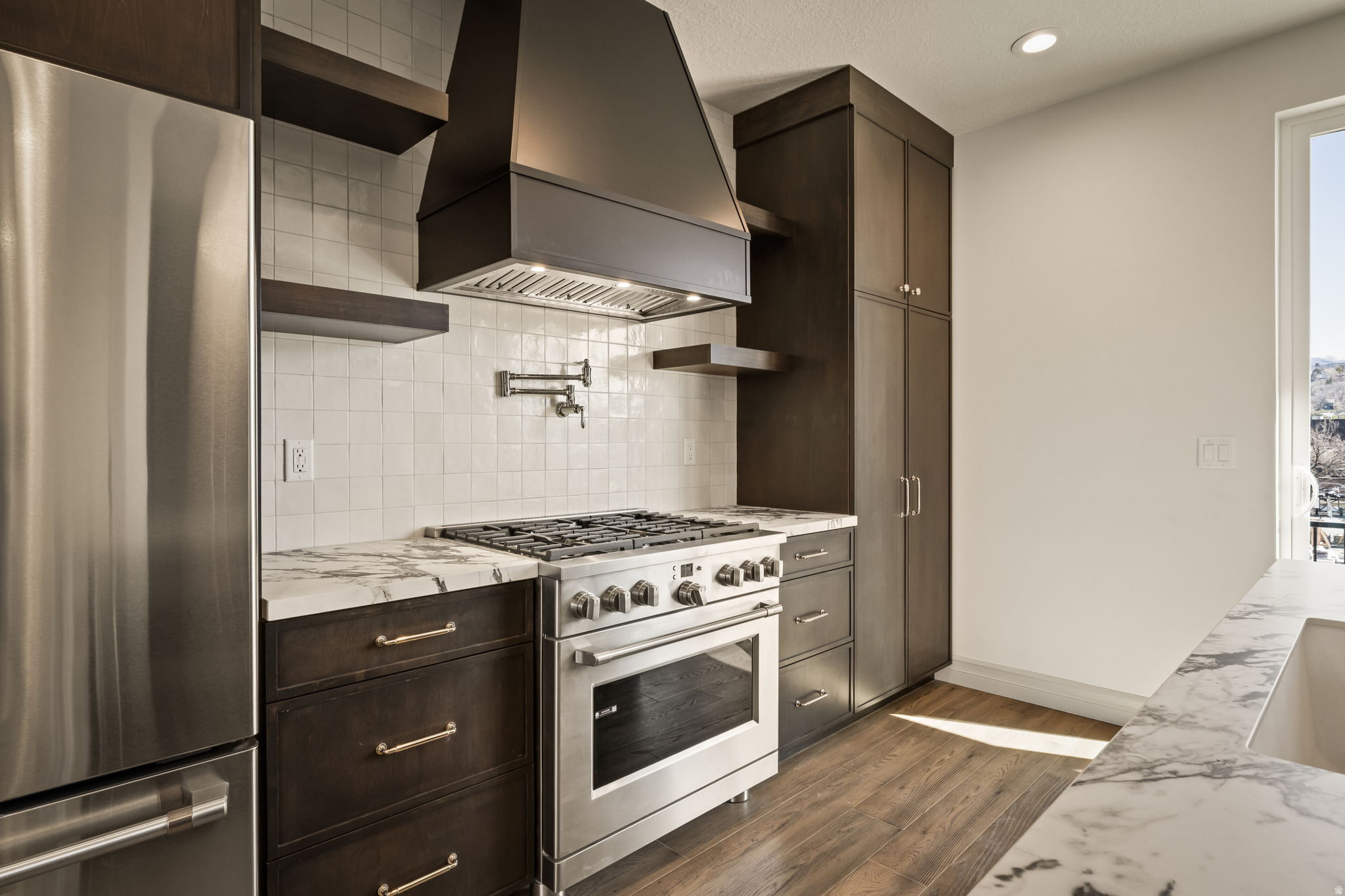 THE IRIS - Residential