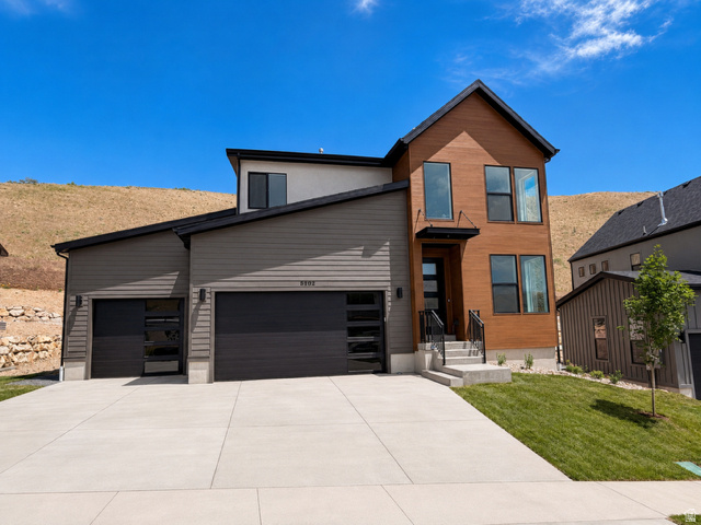 CANYON POINT - Residential