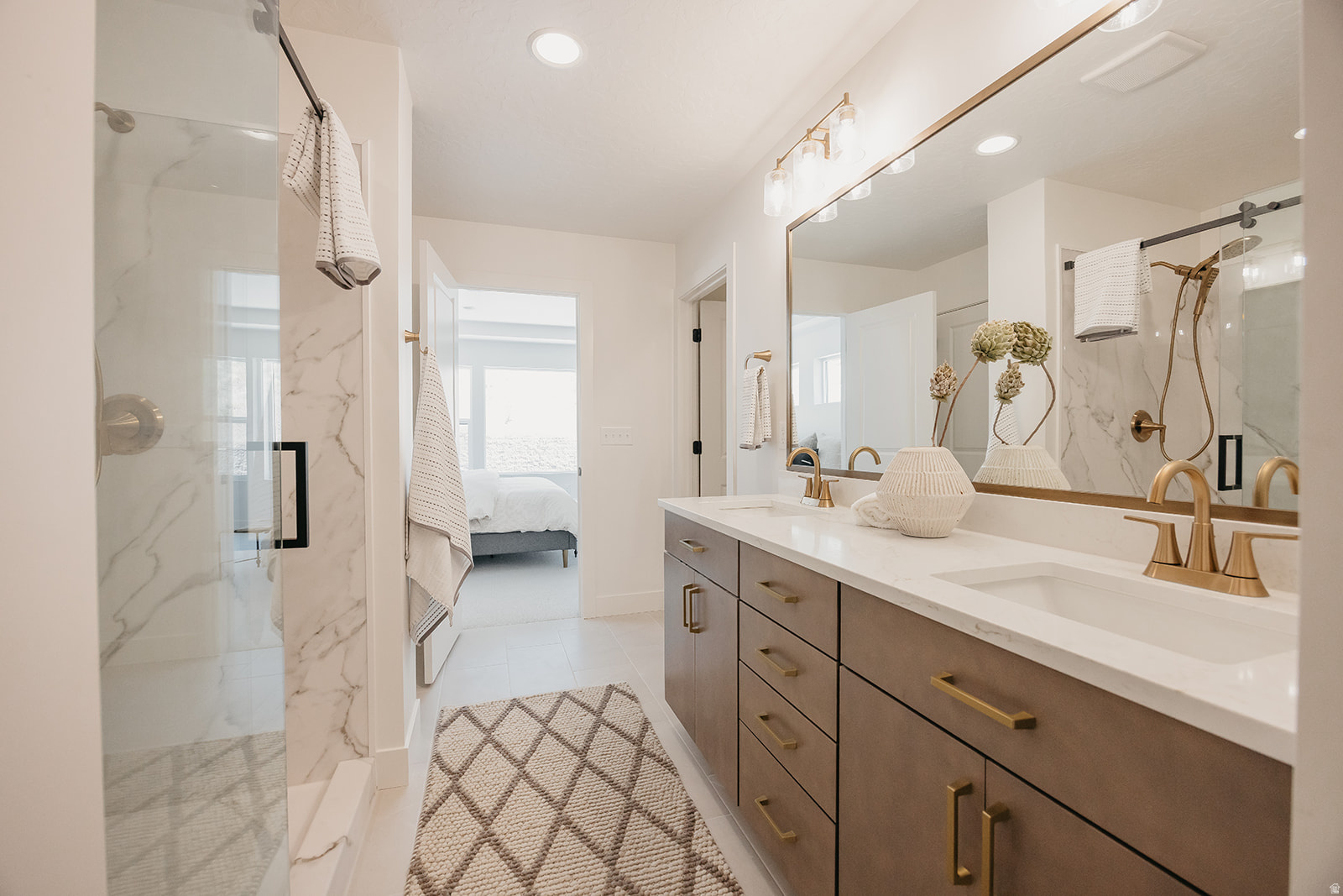 CANYON POINT - Residential