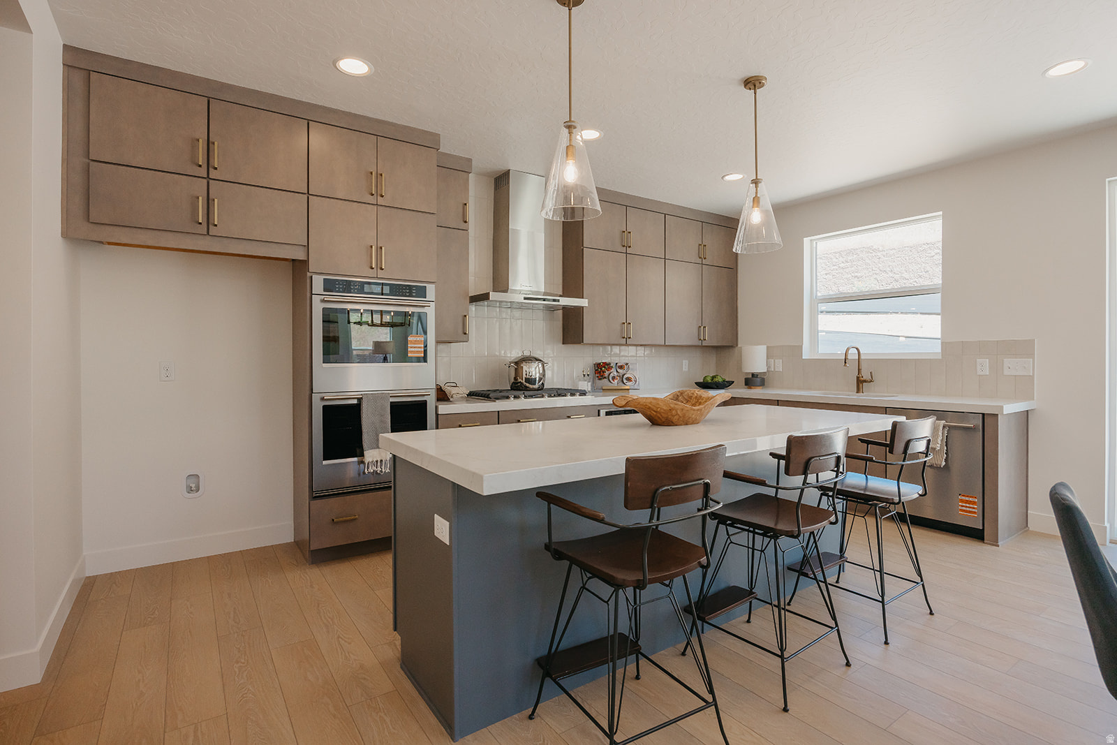 CANYON POINT - Residential