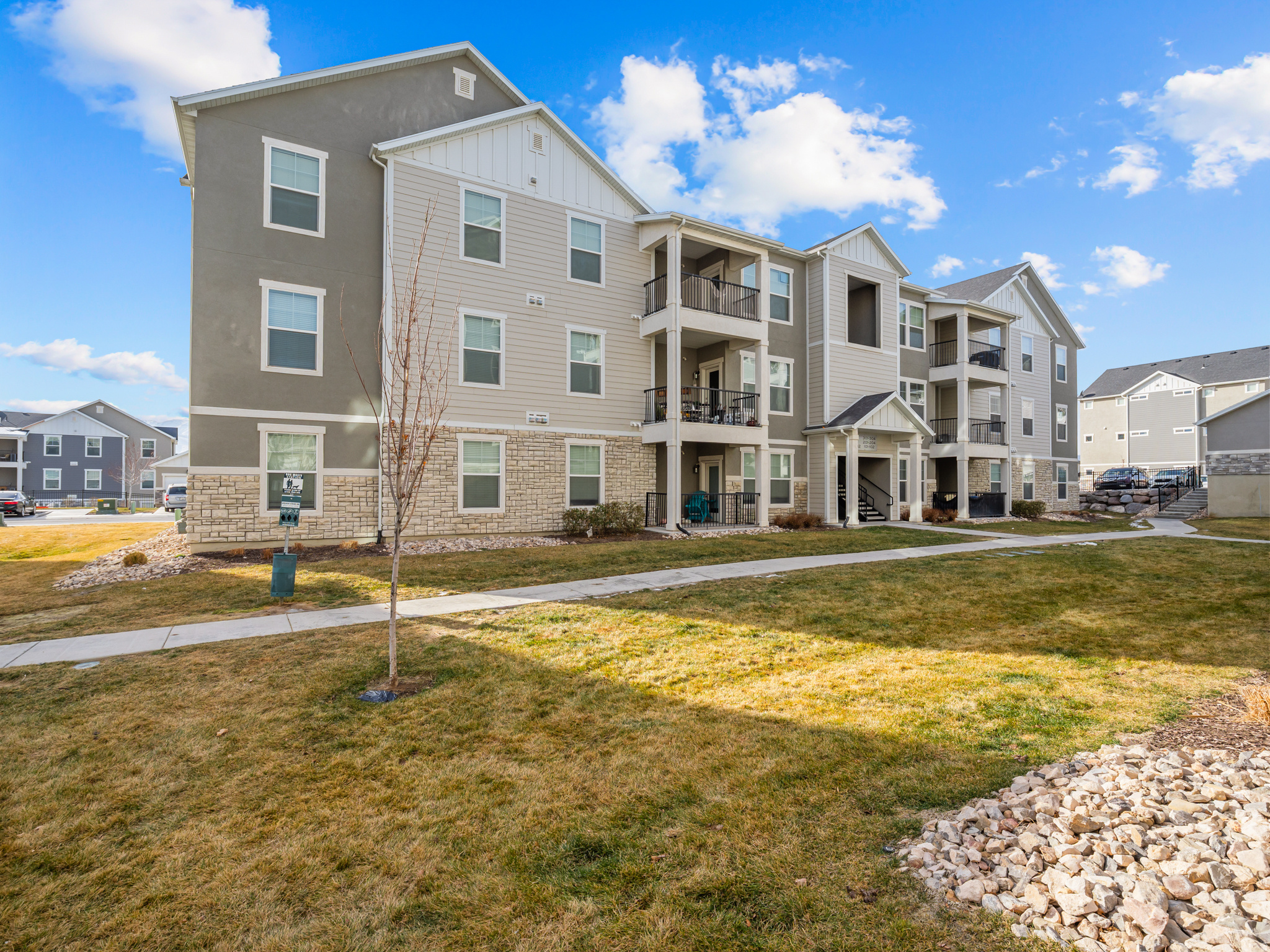 Welcome to the highly sought after Quailhill Community in Saratoga Springs! This 3 bed 2 bath condo is located on the mid level with great views from the balcony. Well-maintained, pet- friendly and comes with a playground, clubhouse and pool!! Minutes away from shopping and some of the best food options out there. The HOA also covers water, sewer, trash, snow removal and pest control.  Schedule a showing and come take a look.