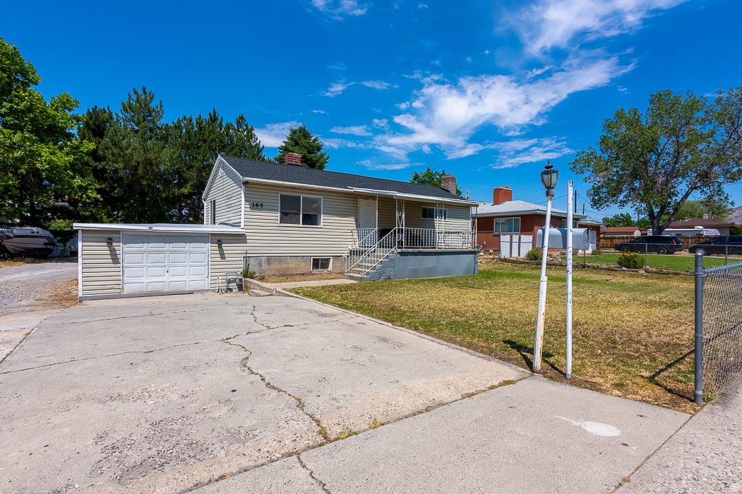 CASCADE ACRES - Residential