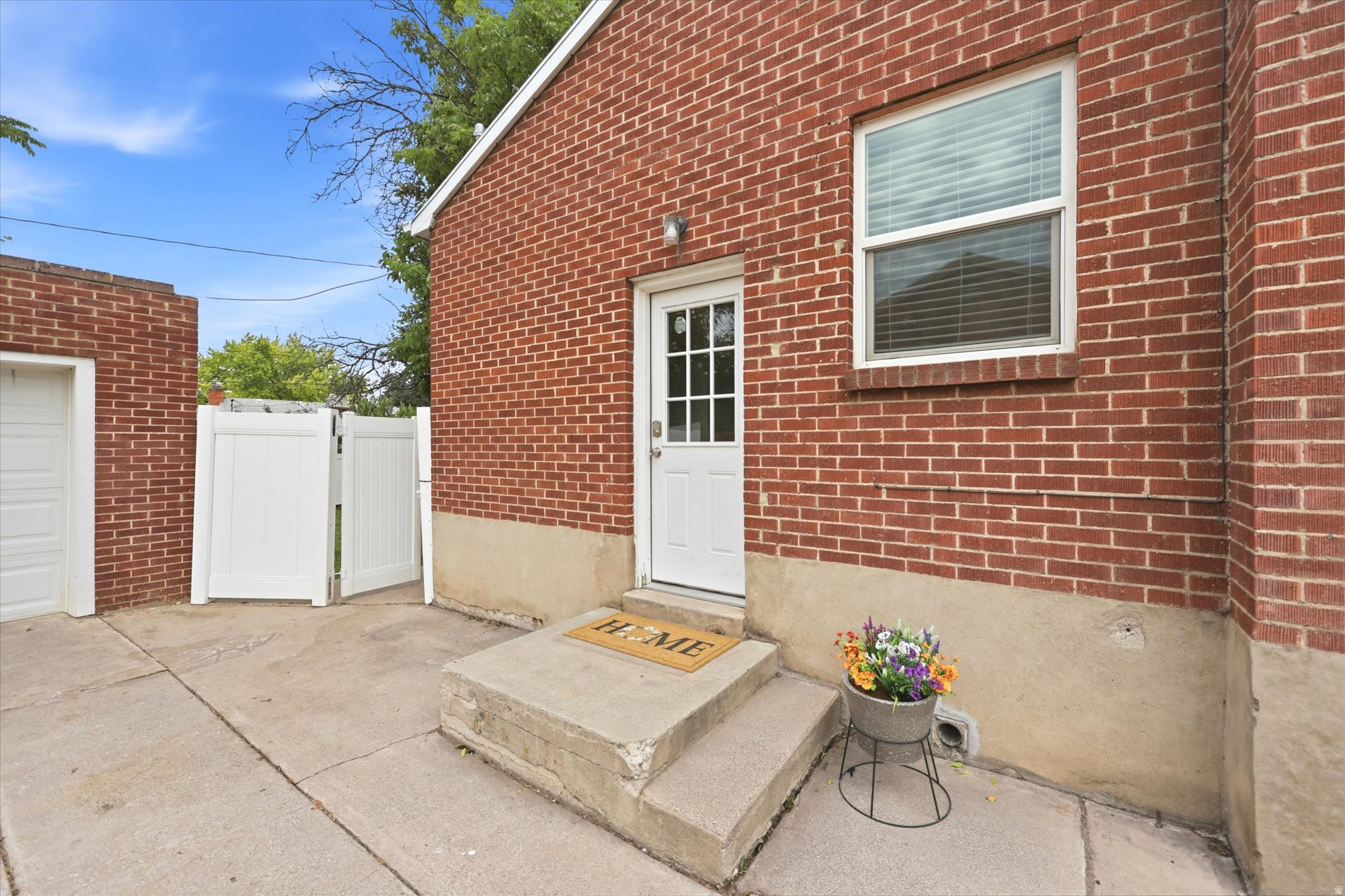 NORTH UNIVERSITY - Residential