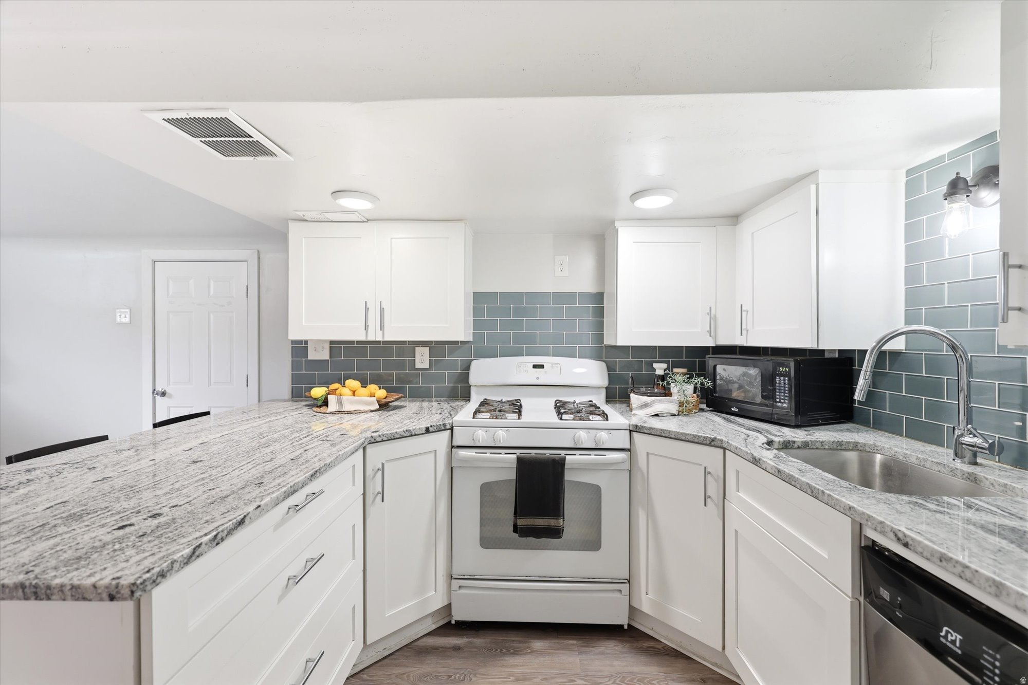 NORTH UNIVERSITY - Residential