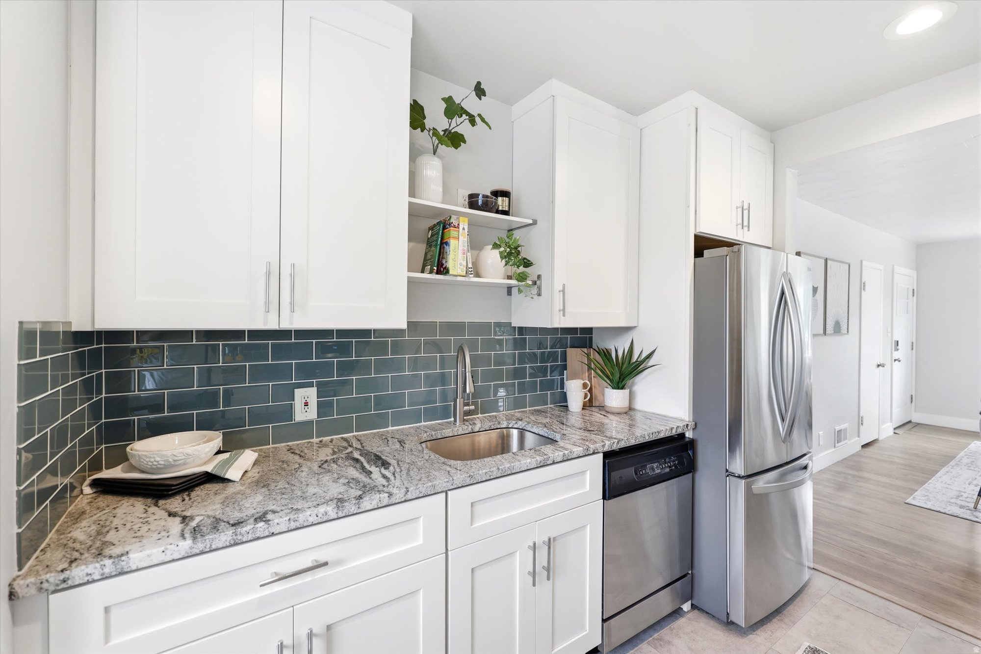 NORTH UNIVERSITY - Residential