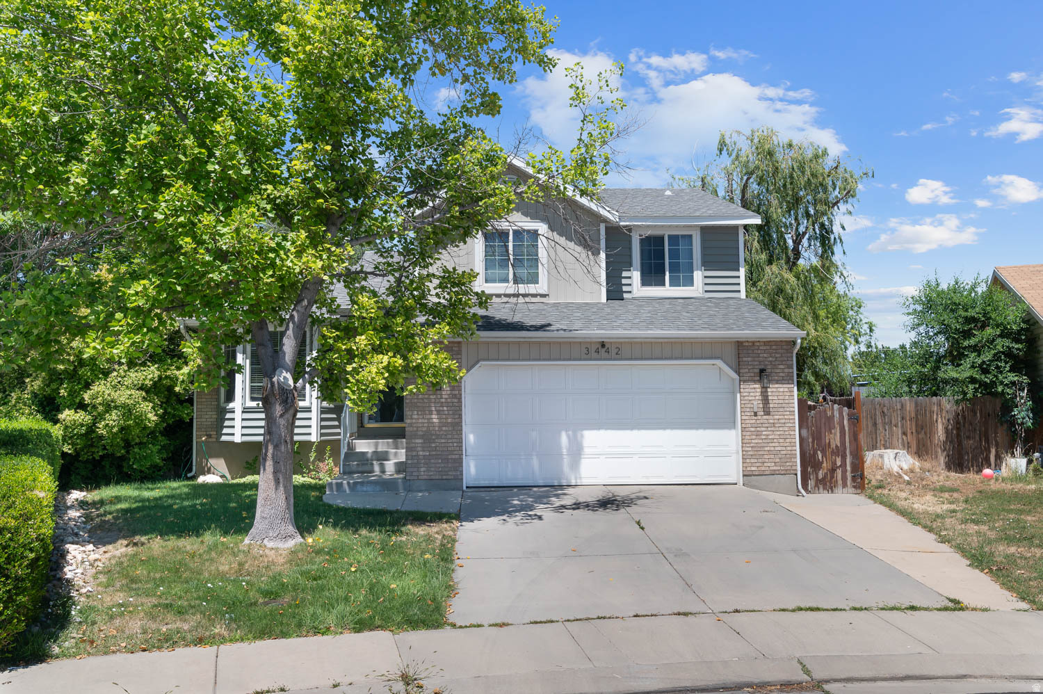BROADMOOR - Residential
