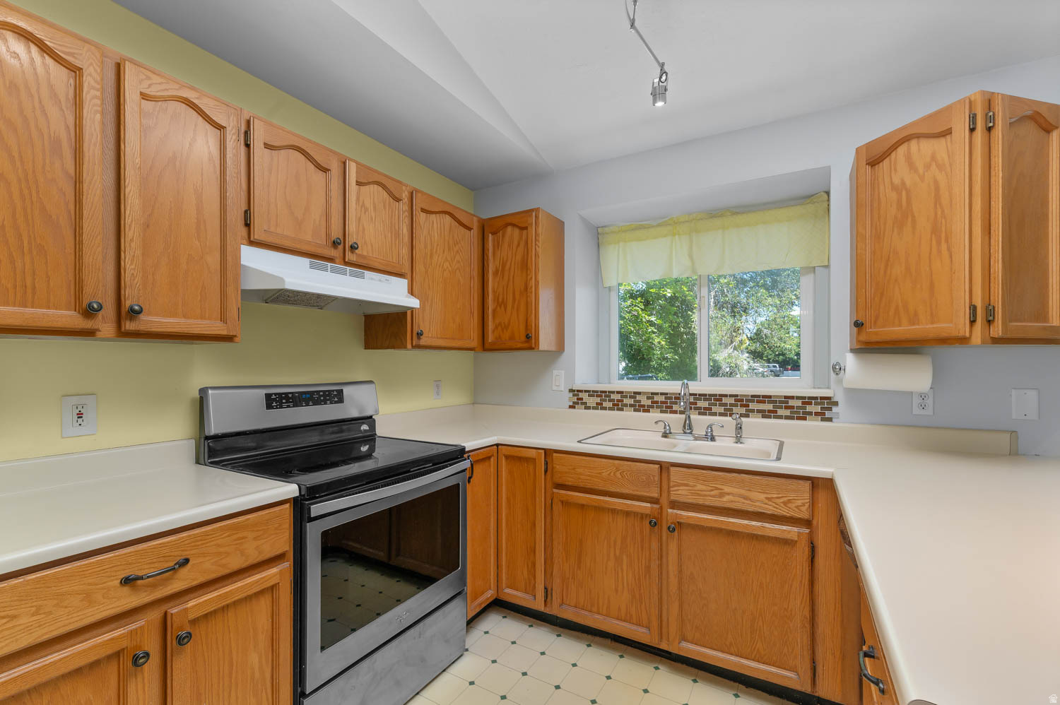 BROADMOOR - Residential