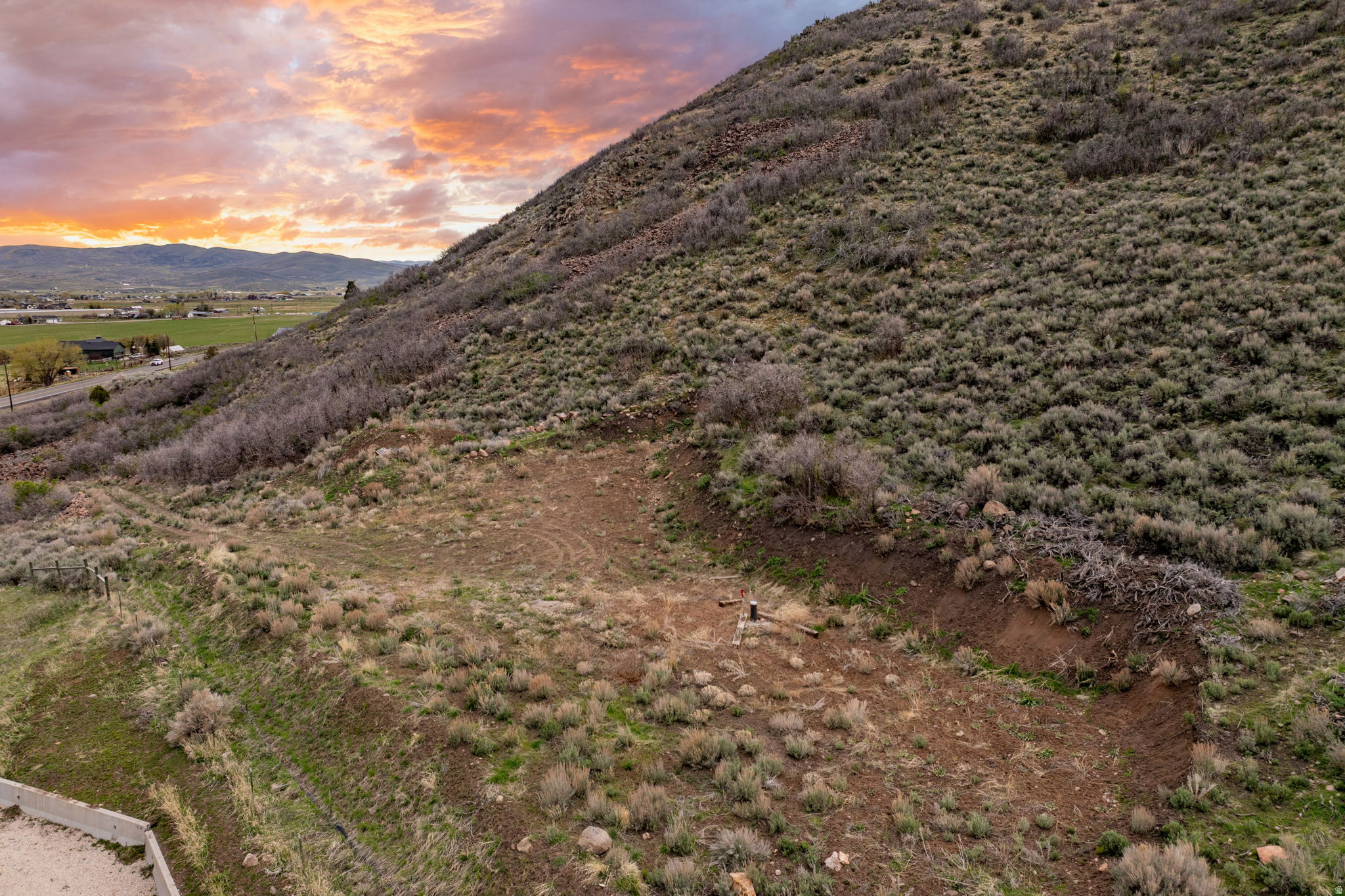 SOUTY SUMMIT - Land