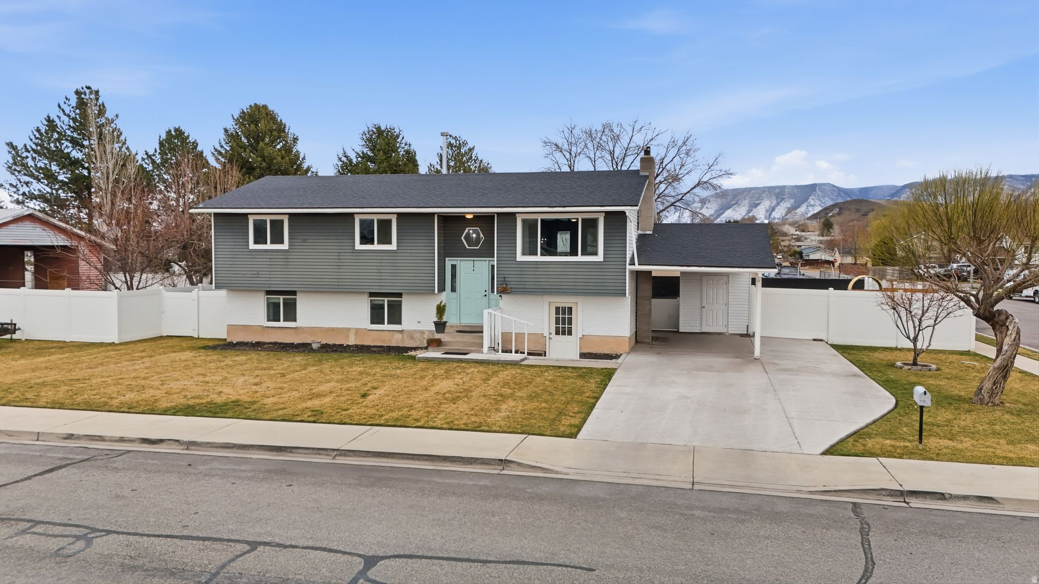 MEADOW LANE - Residential
