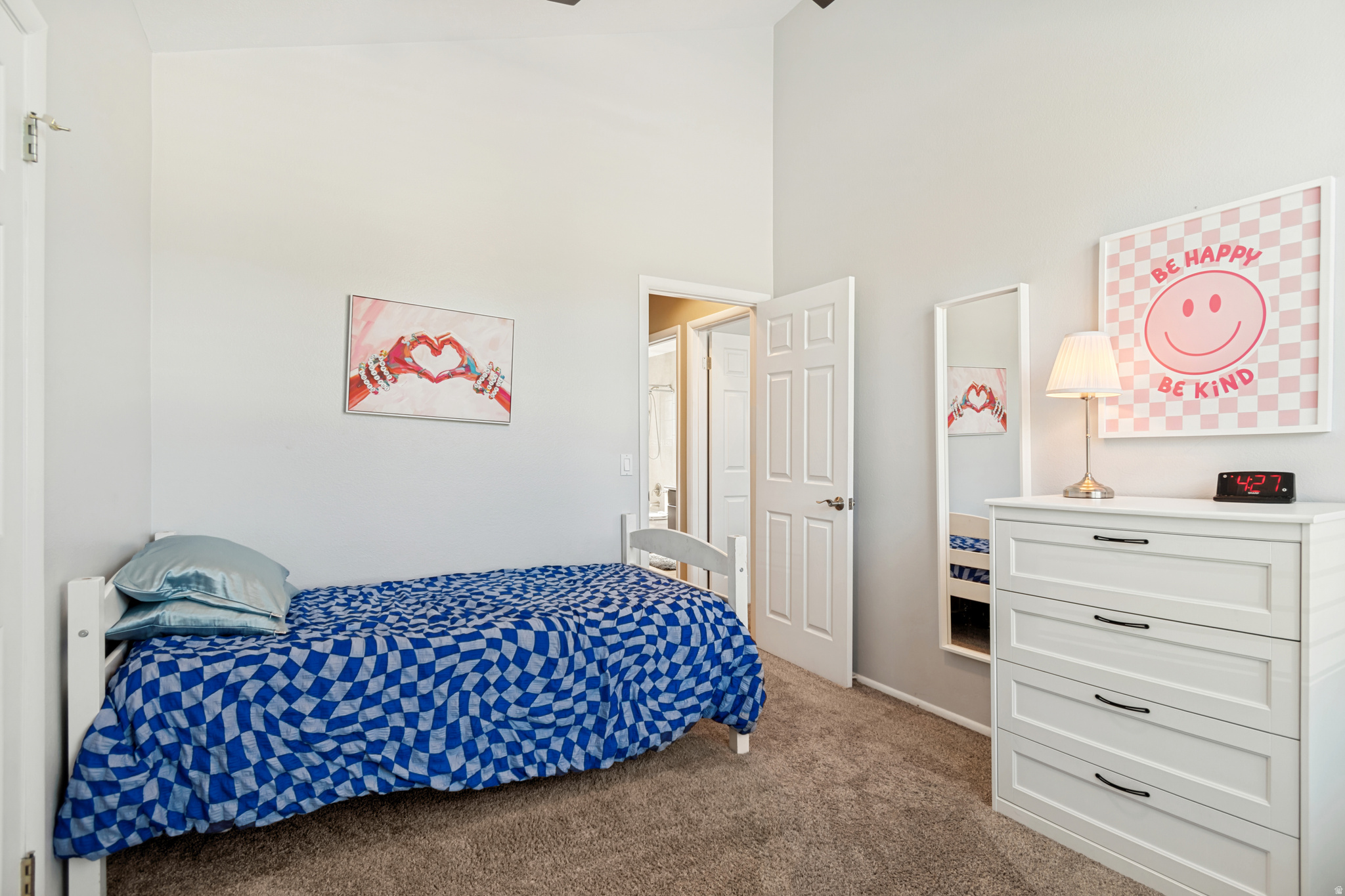 FALCONHURST - Residential