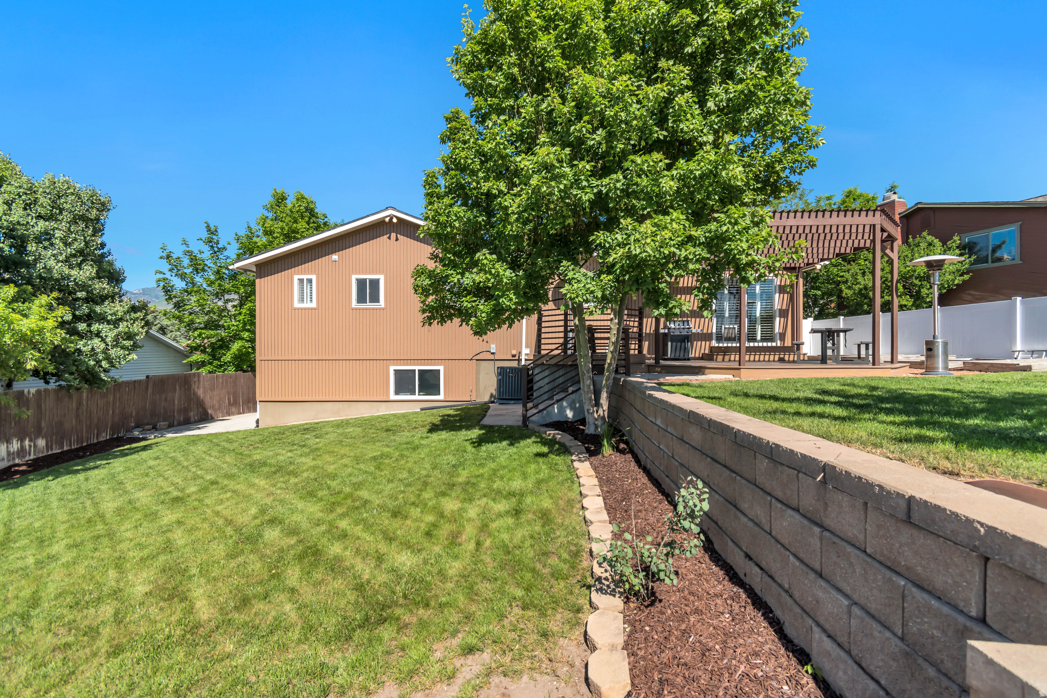 FALCONHURST - Residential