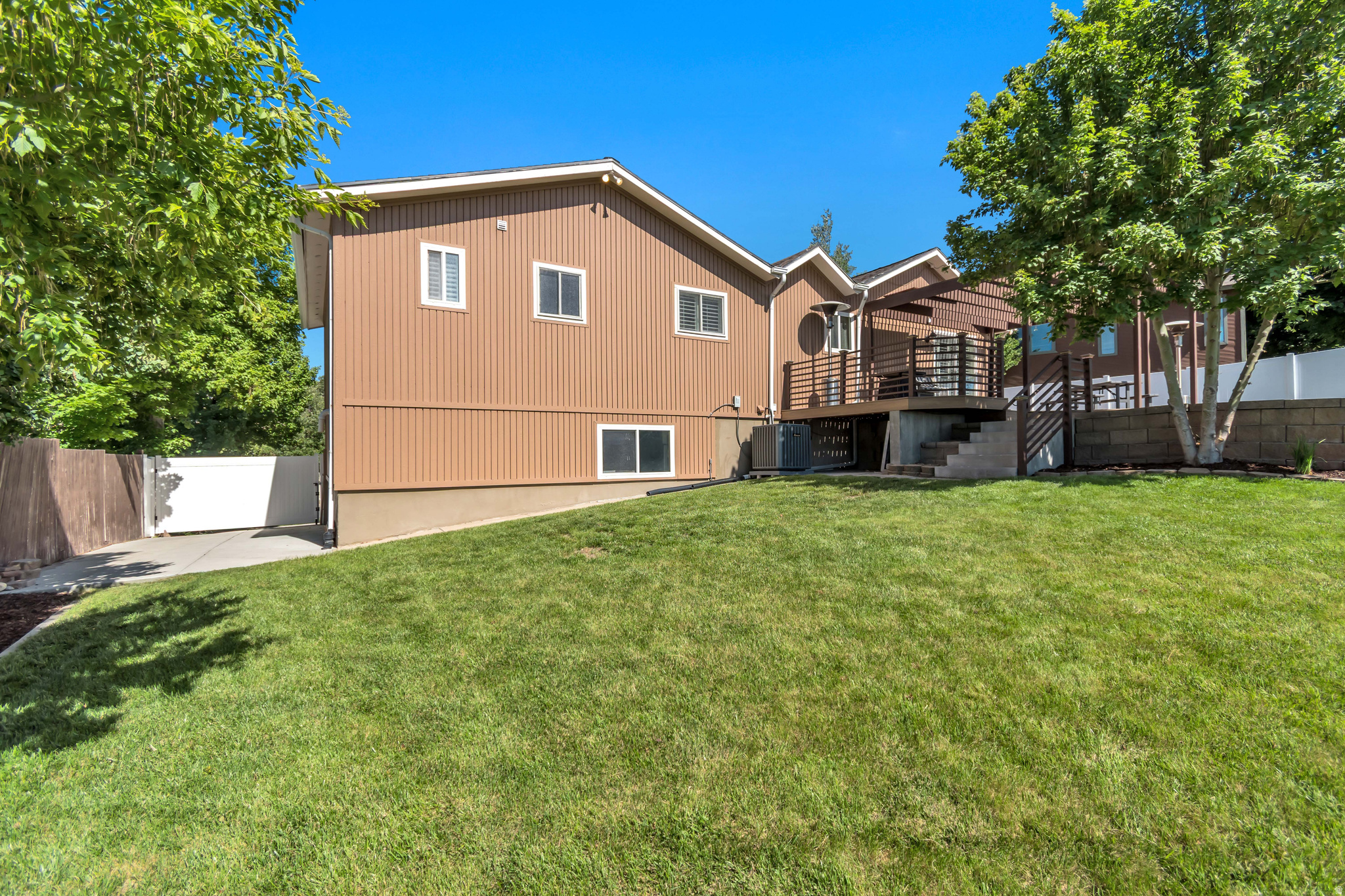 FALCONHURST - Residential