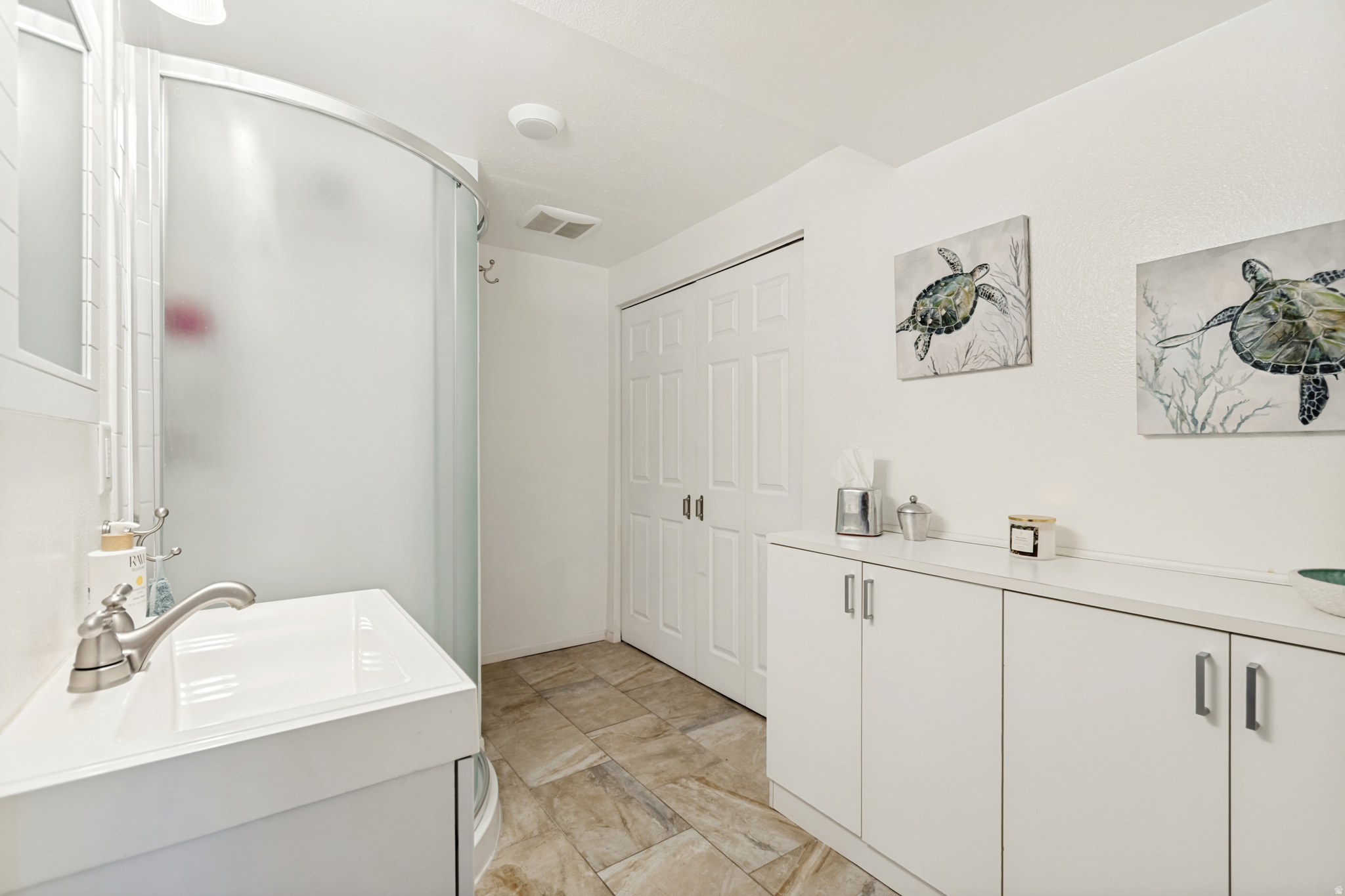 FALCONHURST - Residential