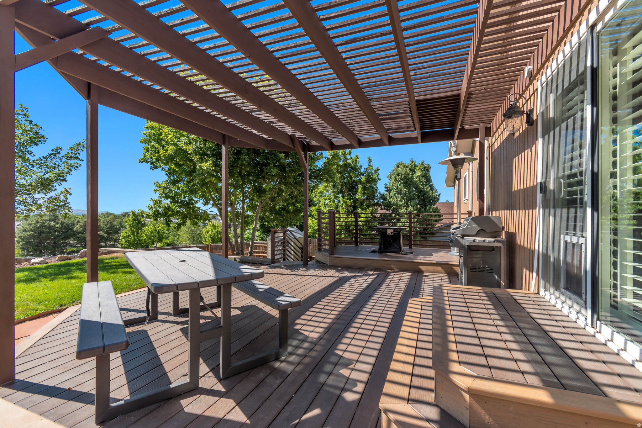 FALCONHURST - Residential