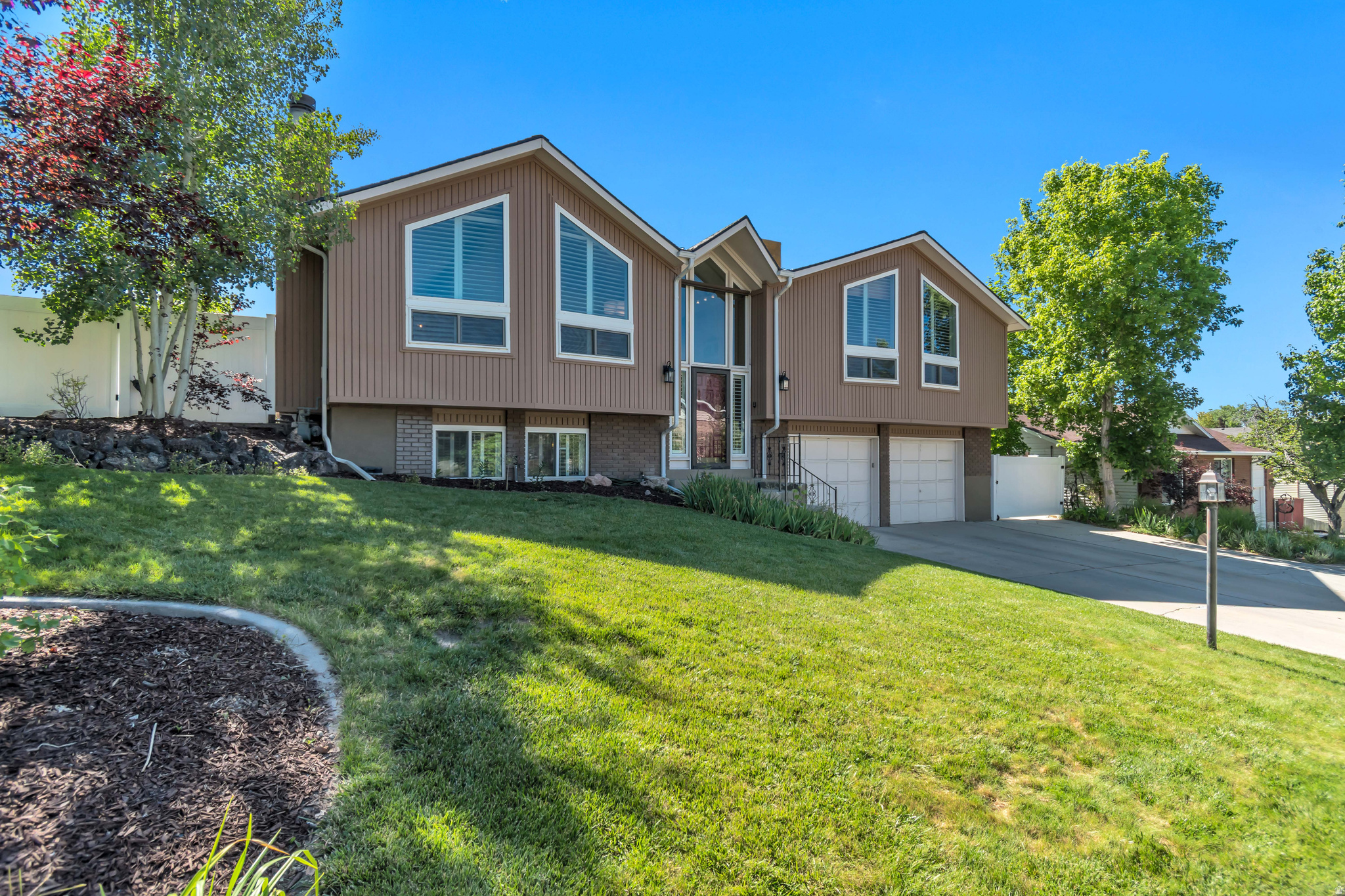 FALCONHURST - Residential
