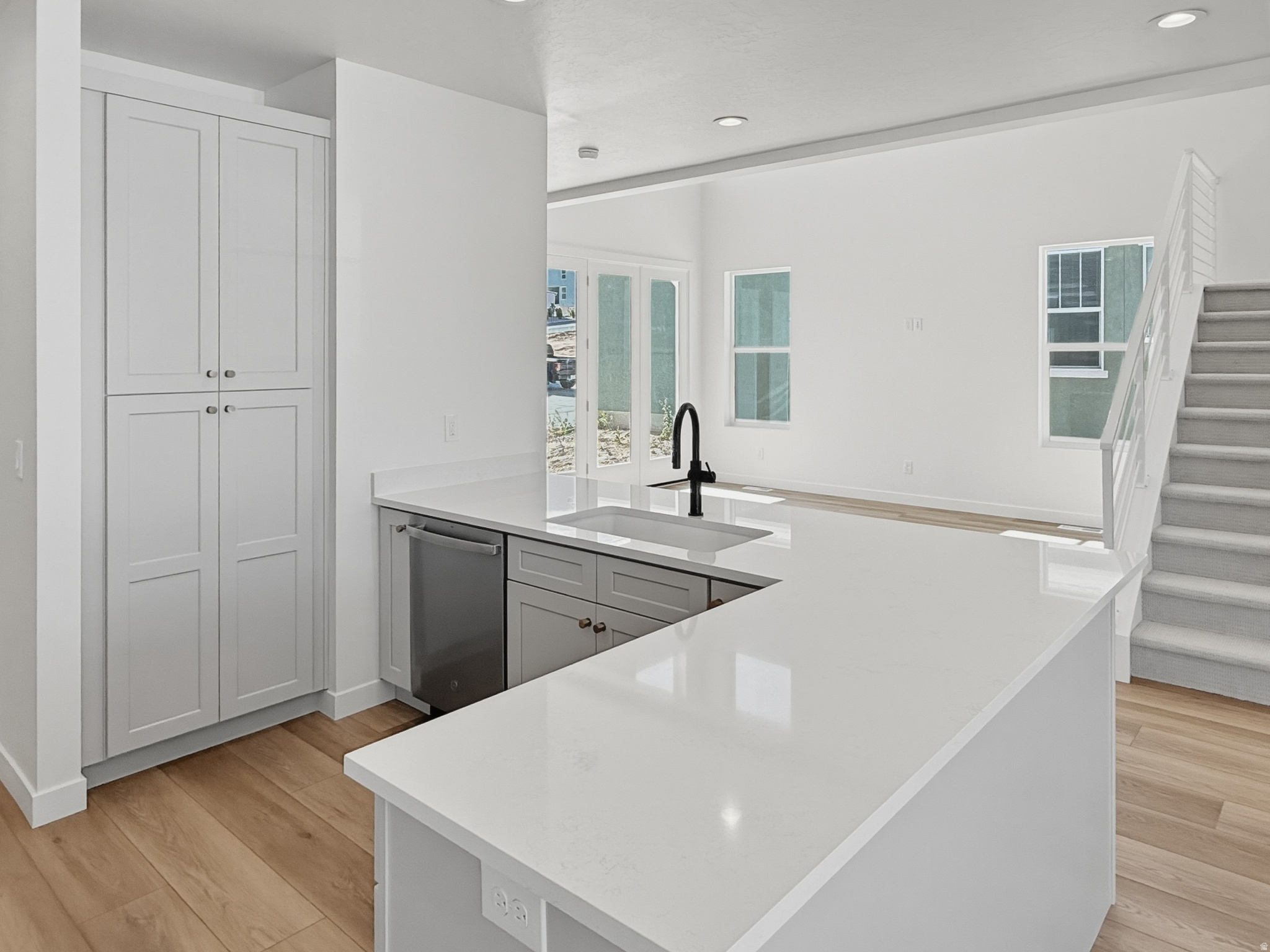 OQUIRRH WEST - Residential