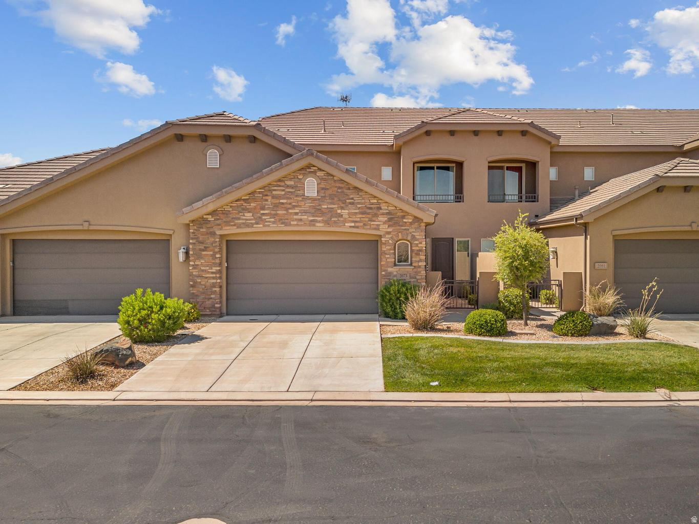 CORAL RIDGE TOWNHOMES PH 3-C - Residential