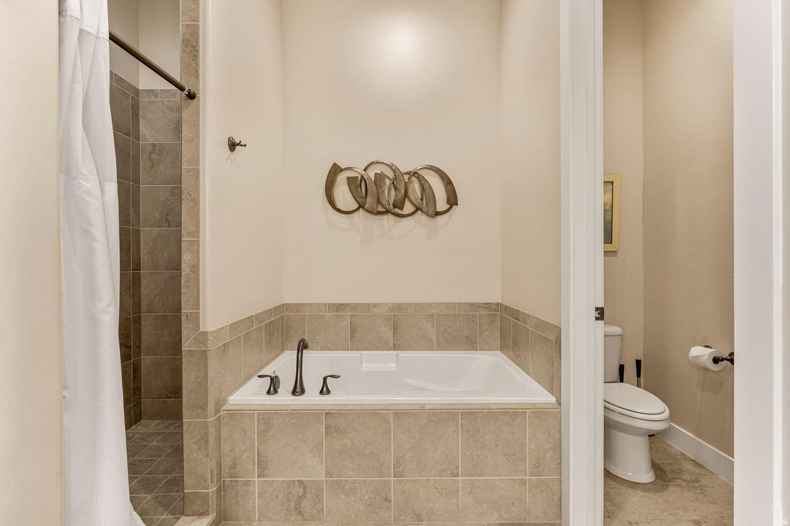 CORAL RIDGE TOWNHOMES PH 3-C - Residential