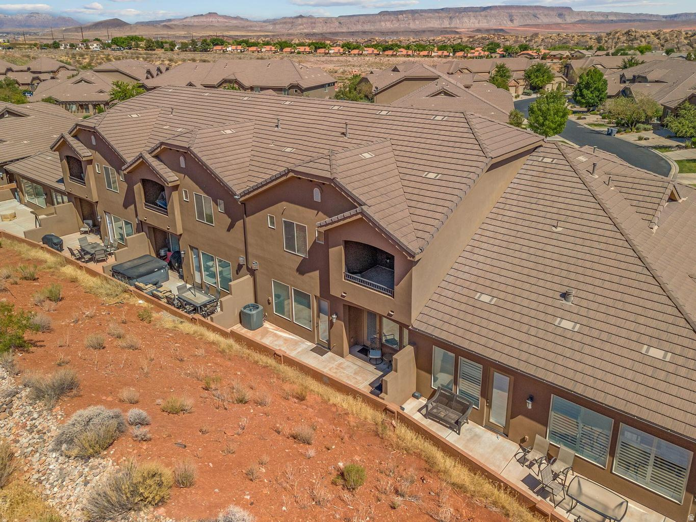 CORAL RIDGE TOWNHOMES PH 3-C - Residential
