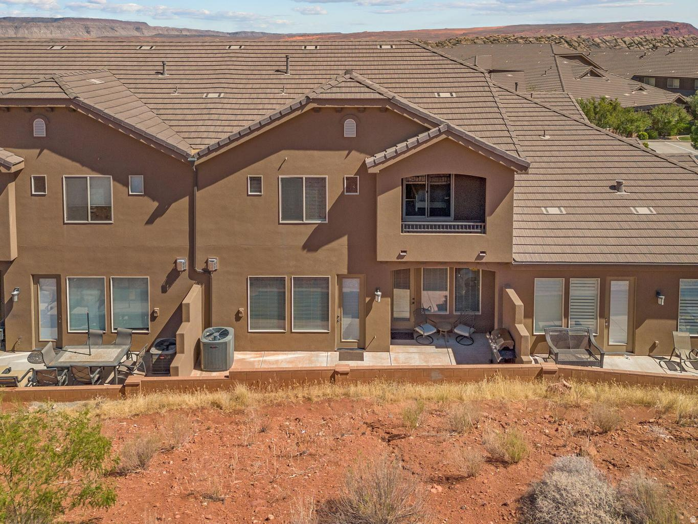 CORAL RIDGE TOWNHOMES PH 3-C - Residential