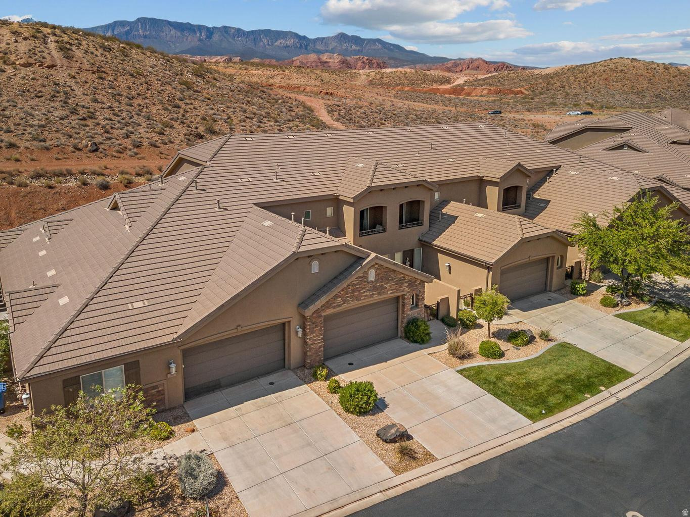 CORAL RIDGE TOWNHOMES PH 3-C - Residential