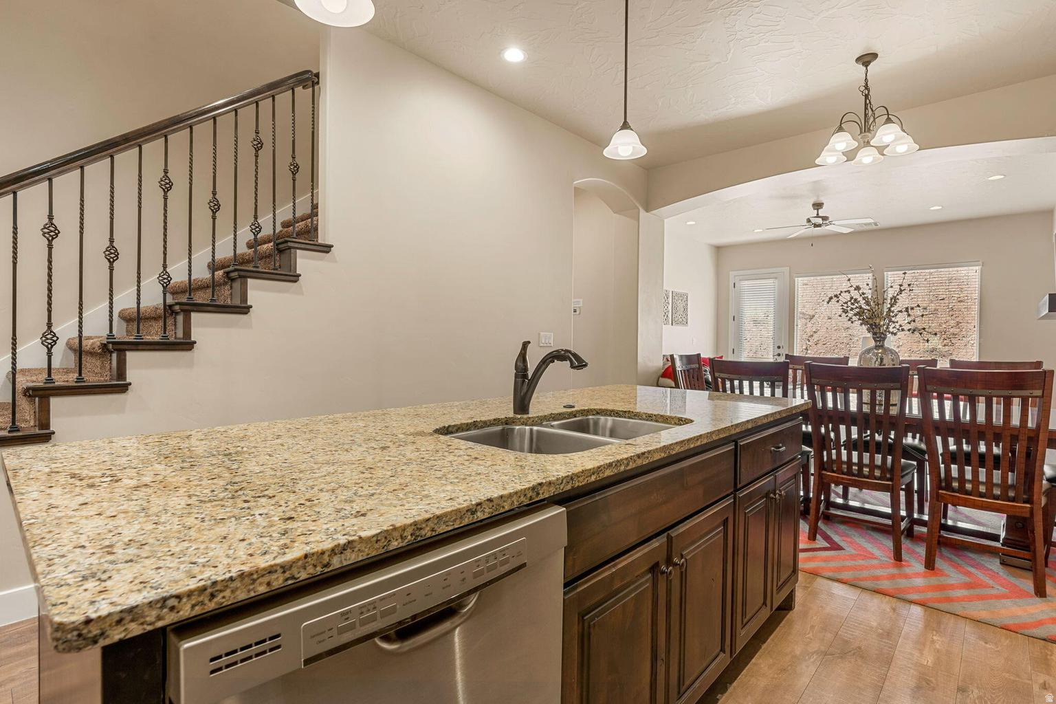 CORAL RIDGE TOWNHOMES PH 3-C - Residential