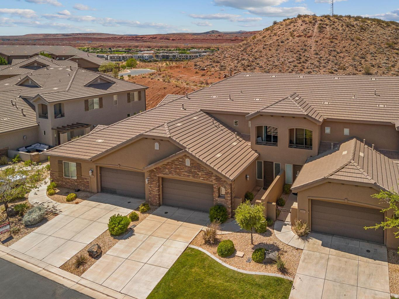 CORAL RIDGE TOWNHOMES PH 3-C - Residential