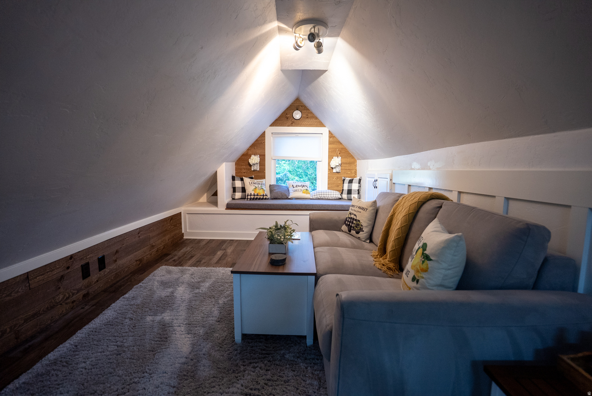 NORTH SUMMIT - Residential