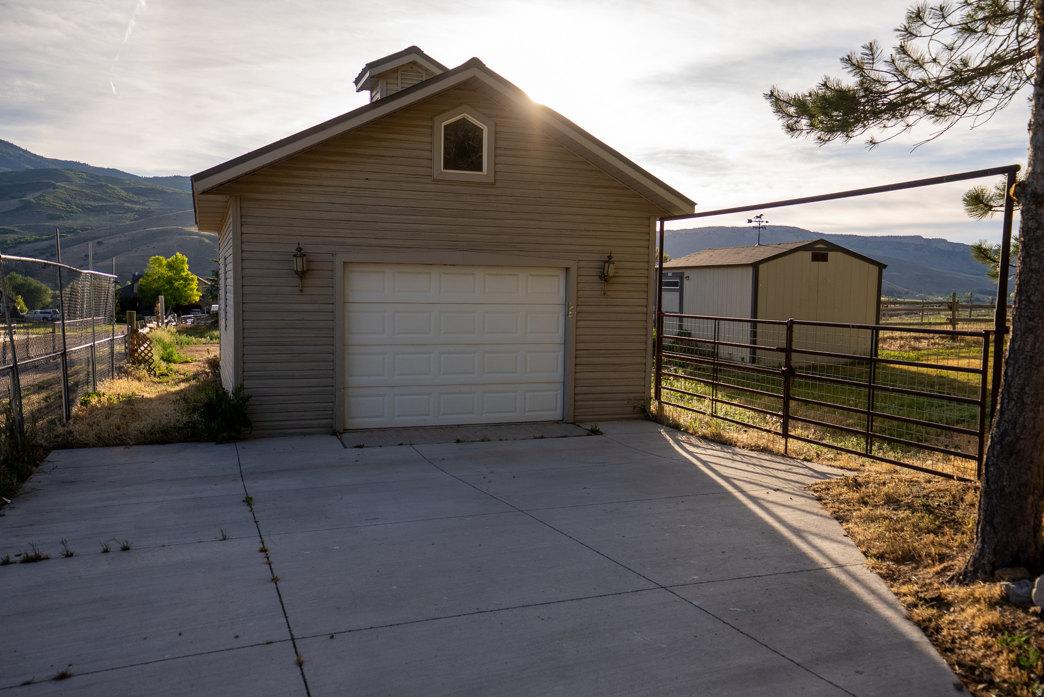 NORTH SUMMIT - Residential
