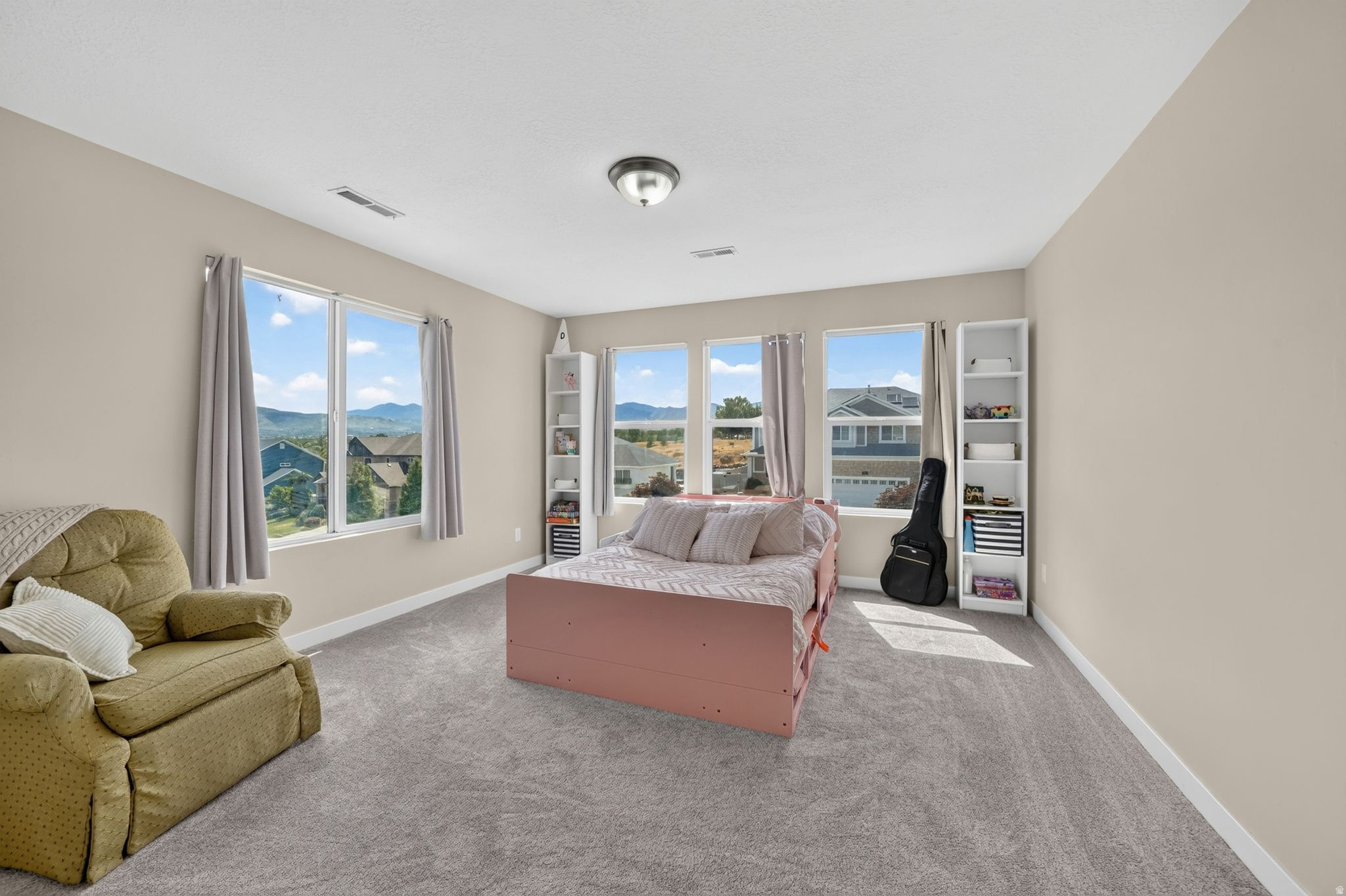 JORDAN HEIGHTS - Residential