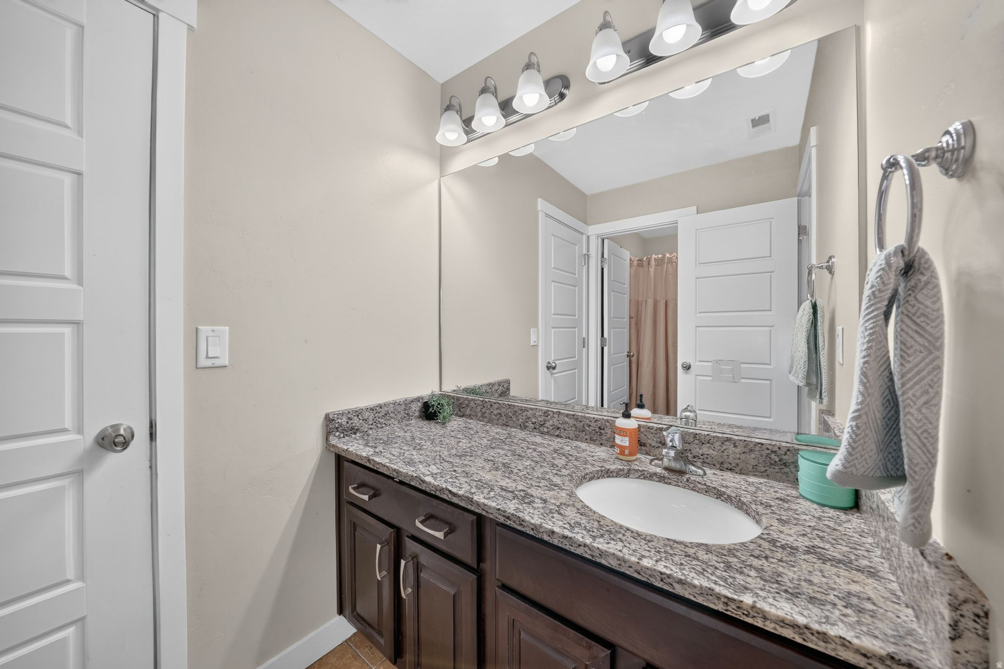 JORDAN HEIGHTS - Residential