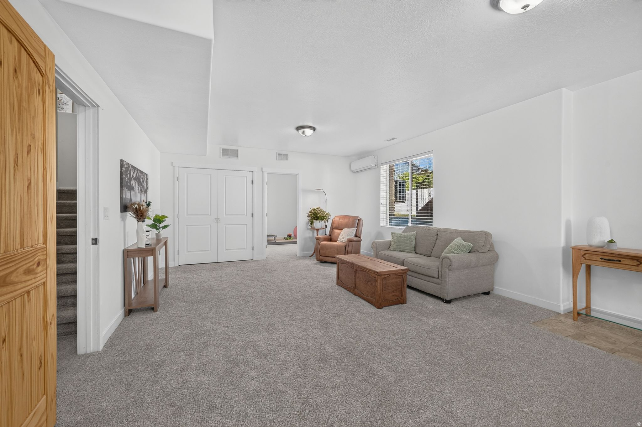 JORDAN HEIGHTS - Residential