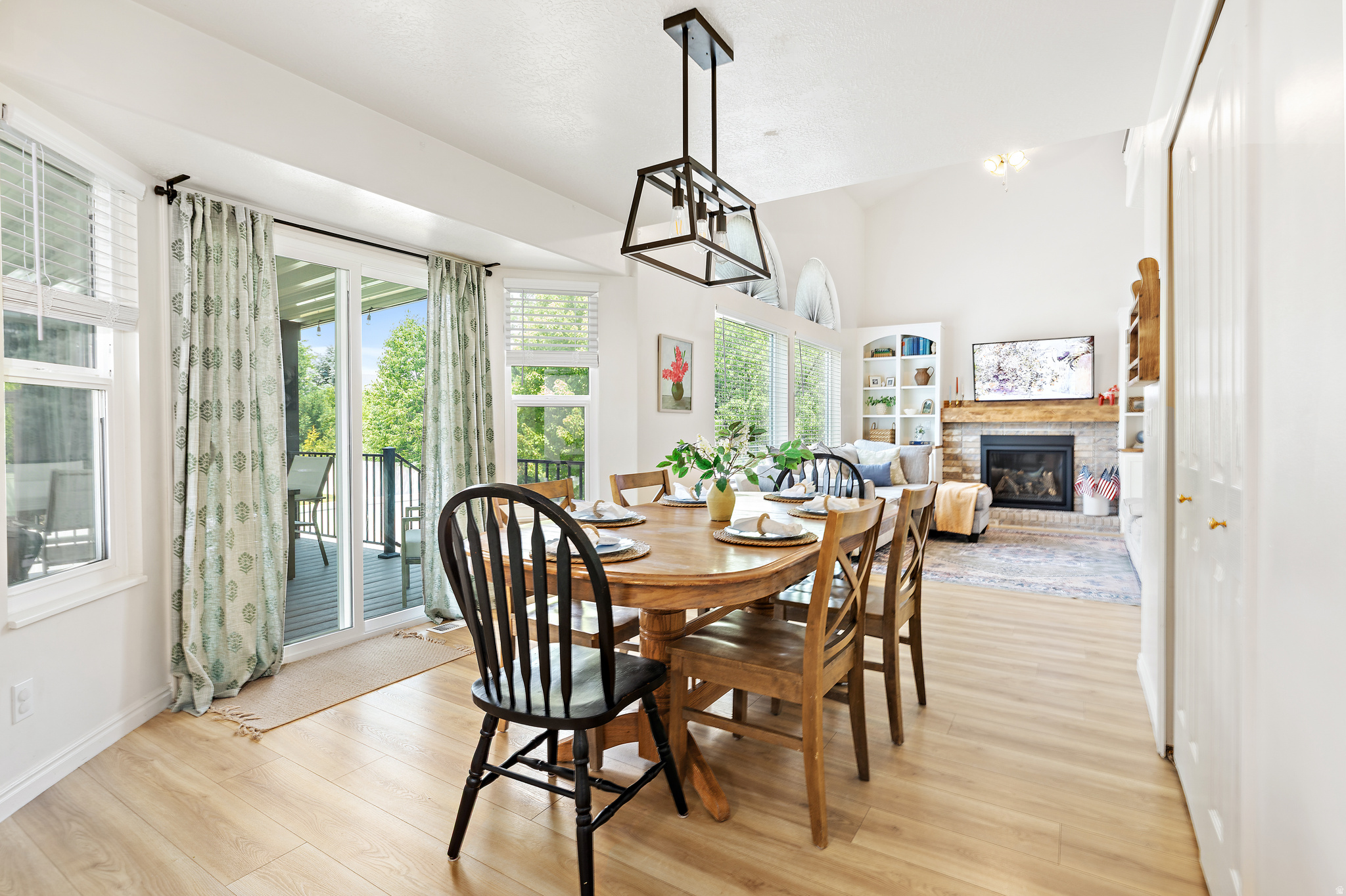 EAGLE POINT - Residential