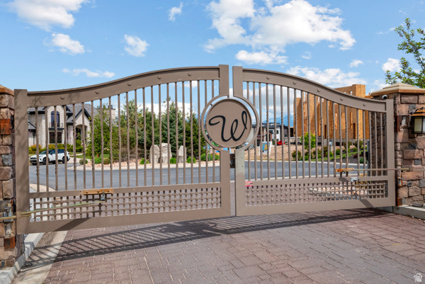 WILSHIRE ESTATES - Residential