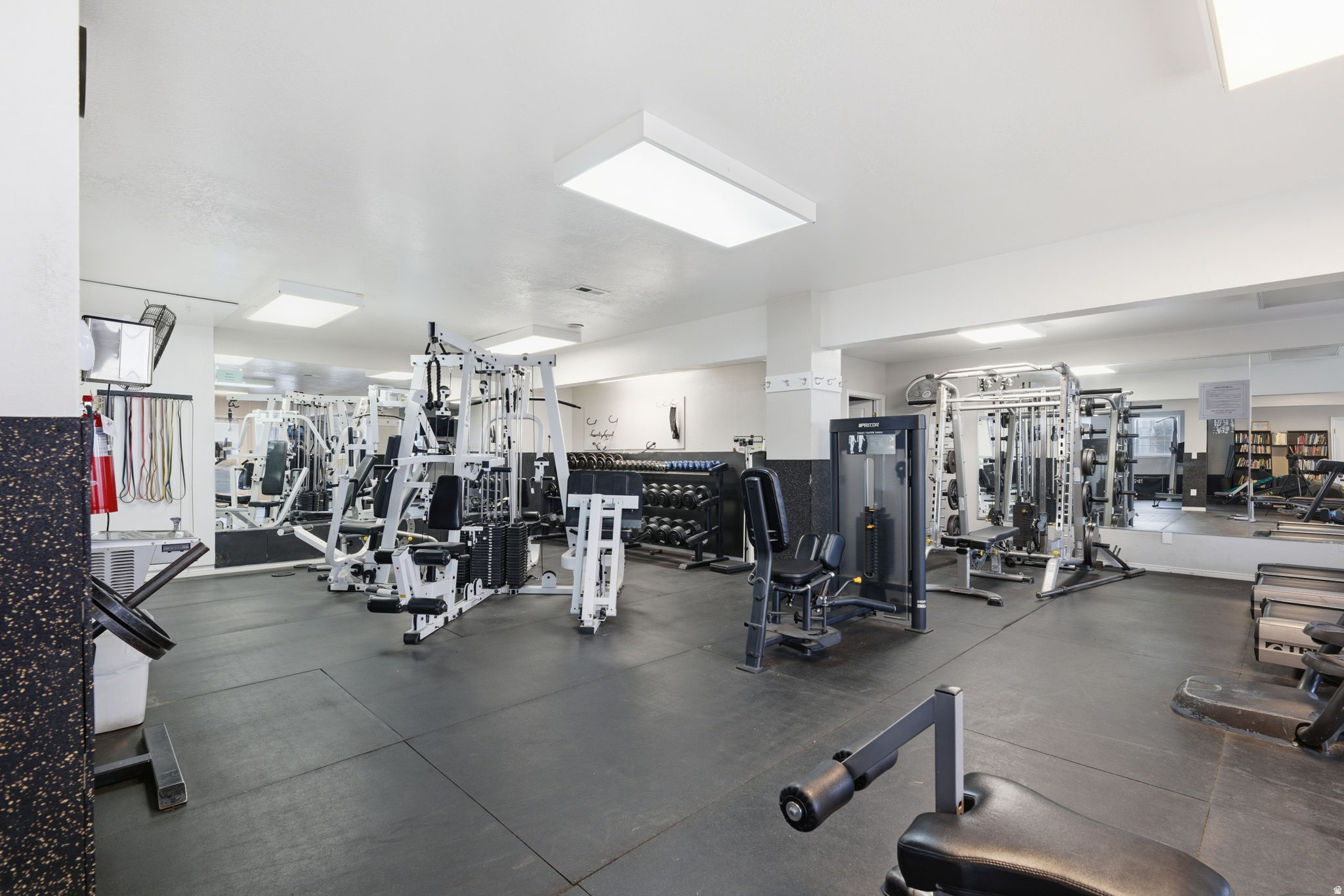 WILSHIRE ESTATES - Residential