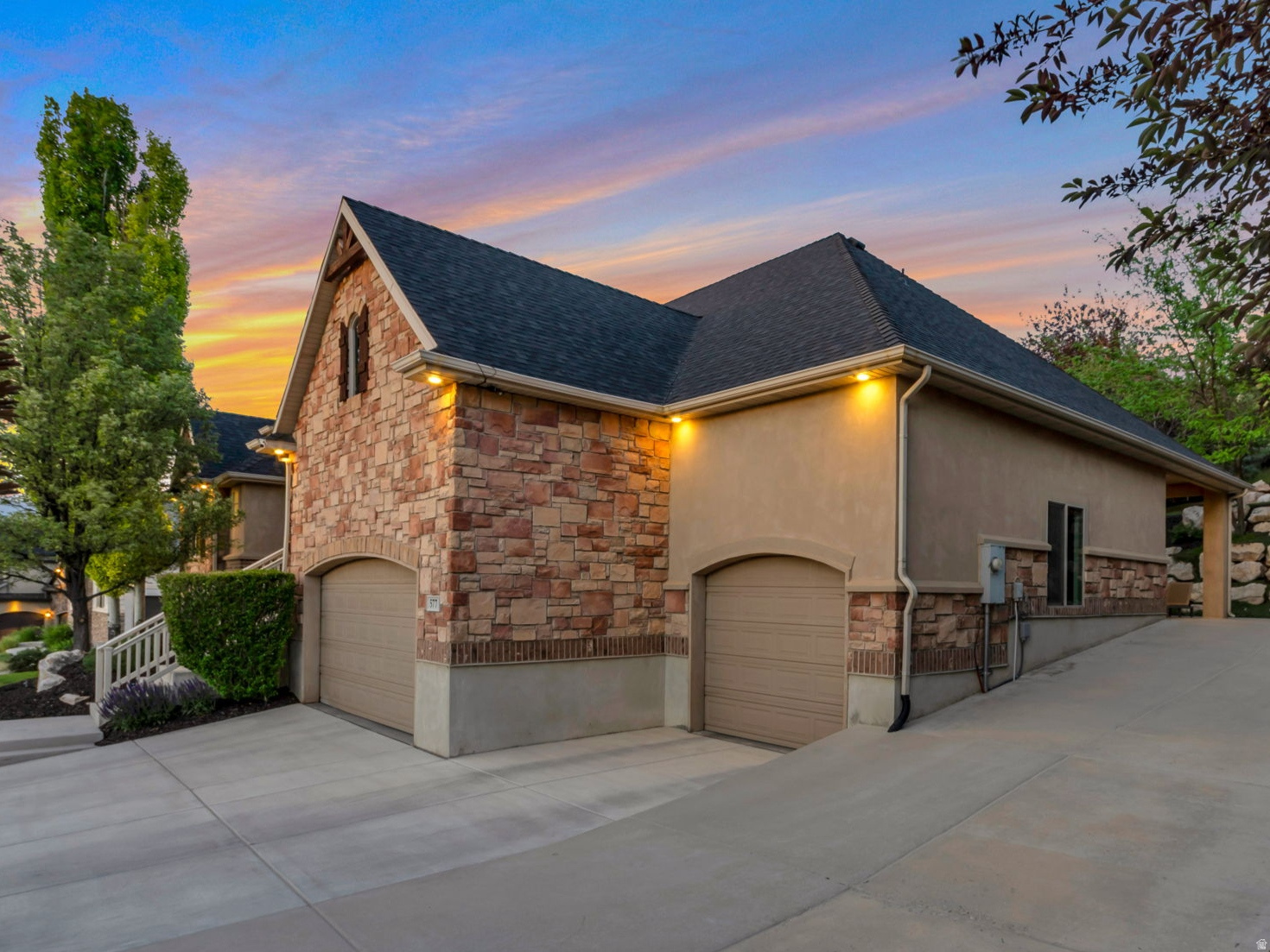 EAGLEPOINTE ESTATES - Residential