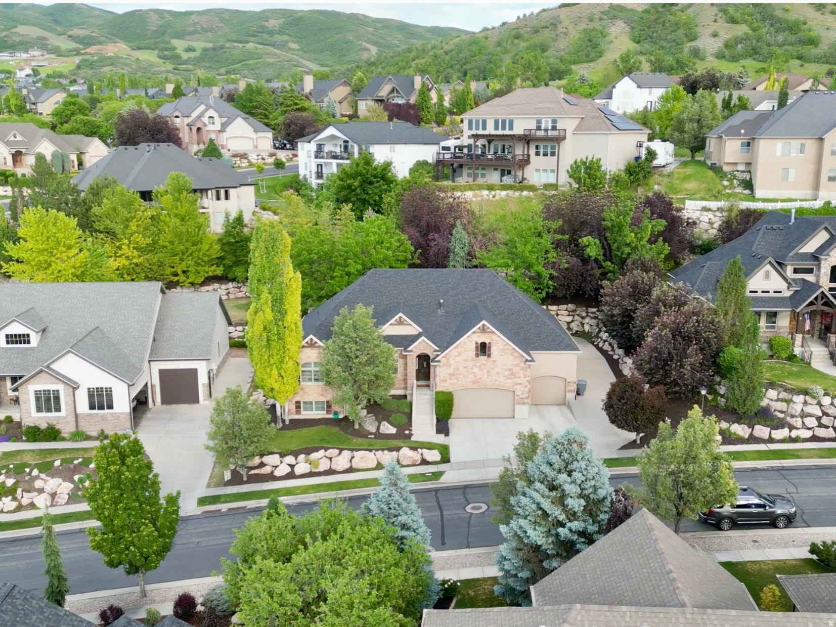 EAGLEPOINTE ESTATES - Residential