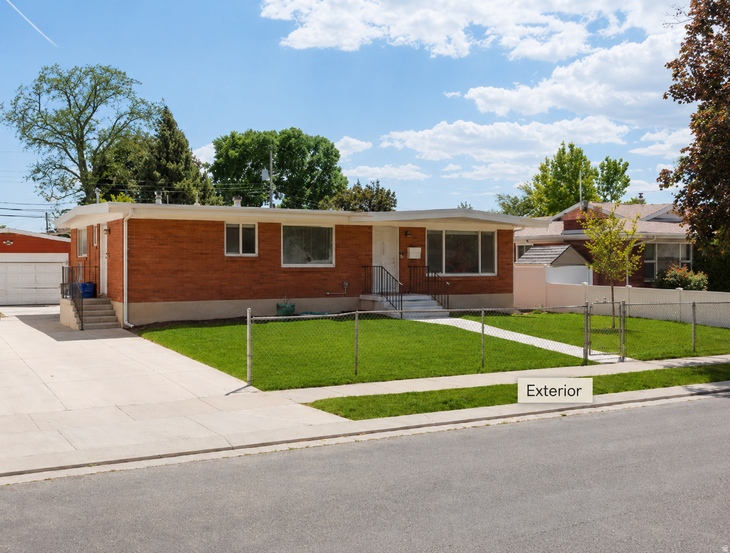 PARADISE PARK - Residential