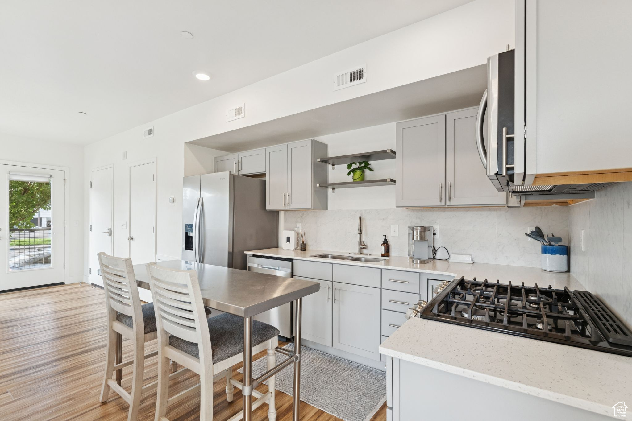 ROW17 - Residential
